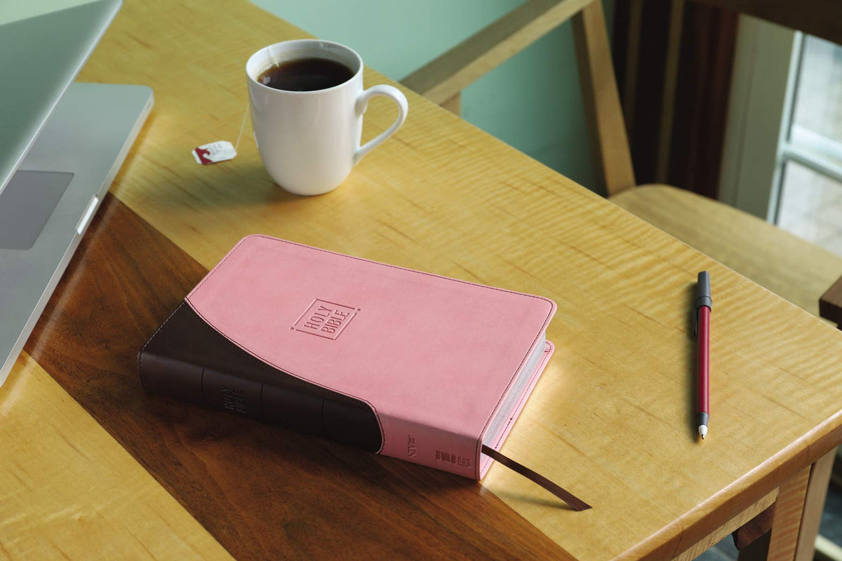 NIV, Premium Gift Bible, Leathersoft, Pink/Brown, Red Letter, Comfort Print: The Perfect Bible for Any Gift-Giving Occasion