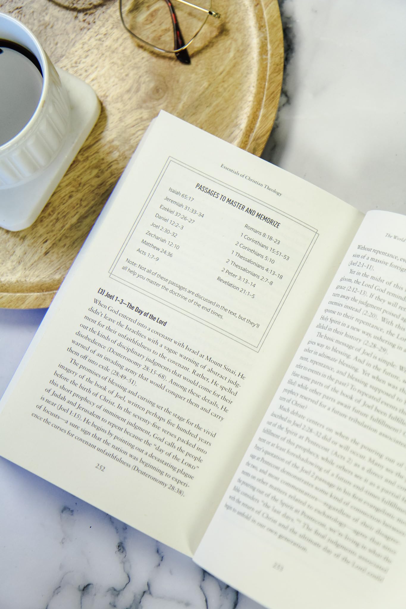 Essentials of Christian Theology: Foundations of the Christian Faith (Theology made simple)