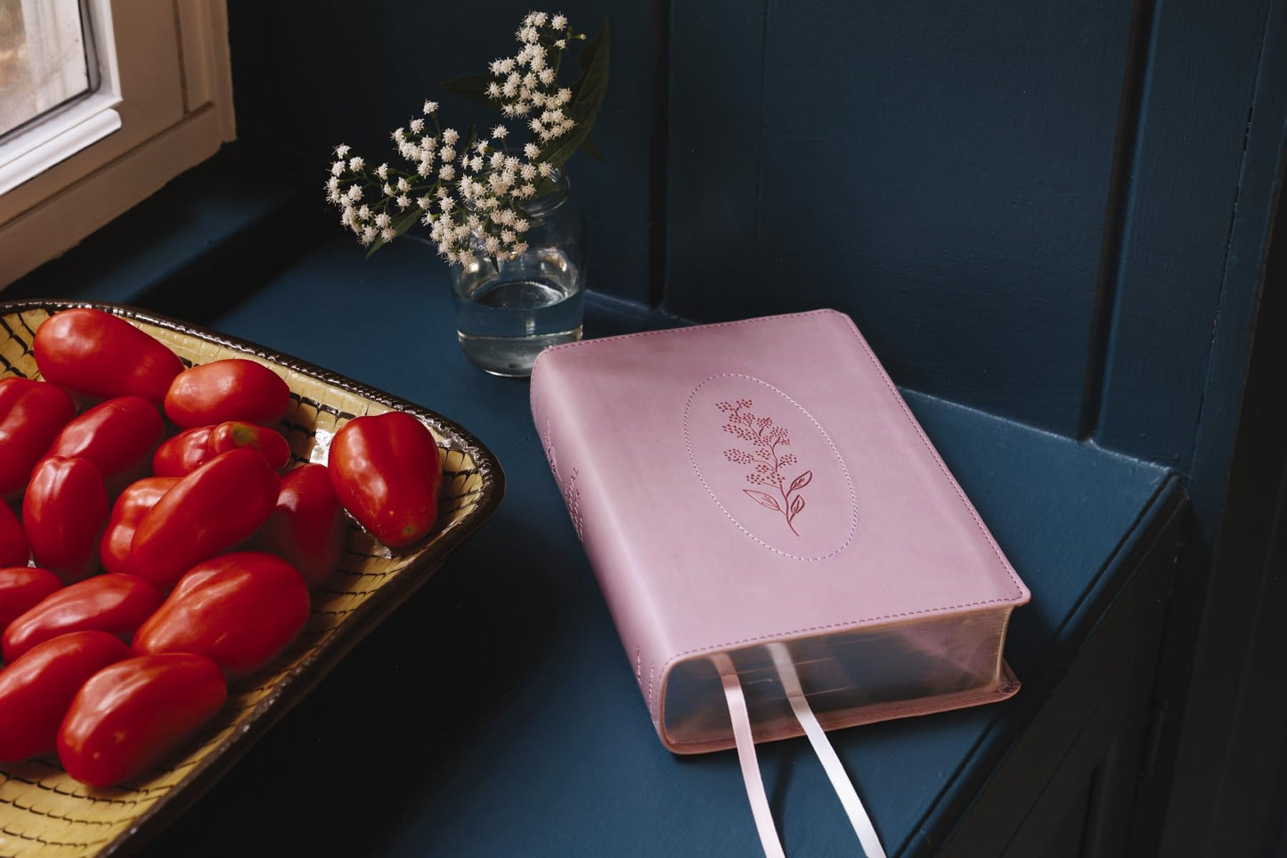 NIV, Spiritual Habits Bible, Leathersoft, Pink, Red Letter, Comfort Print: Learn to Live a Gospel-Centered Life