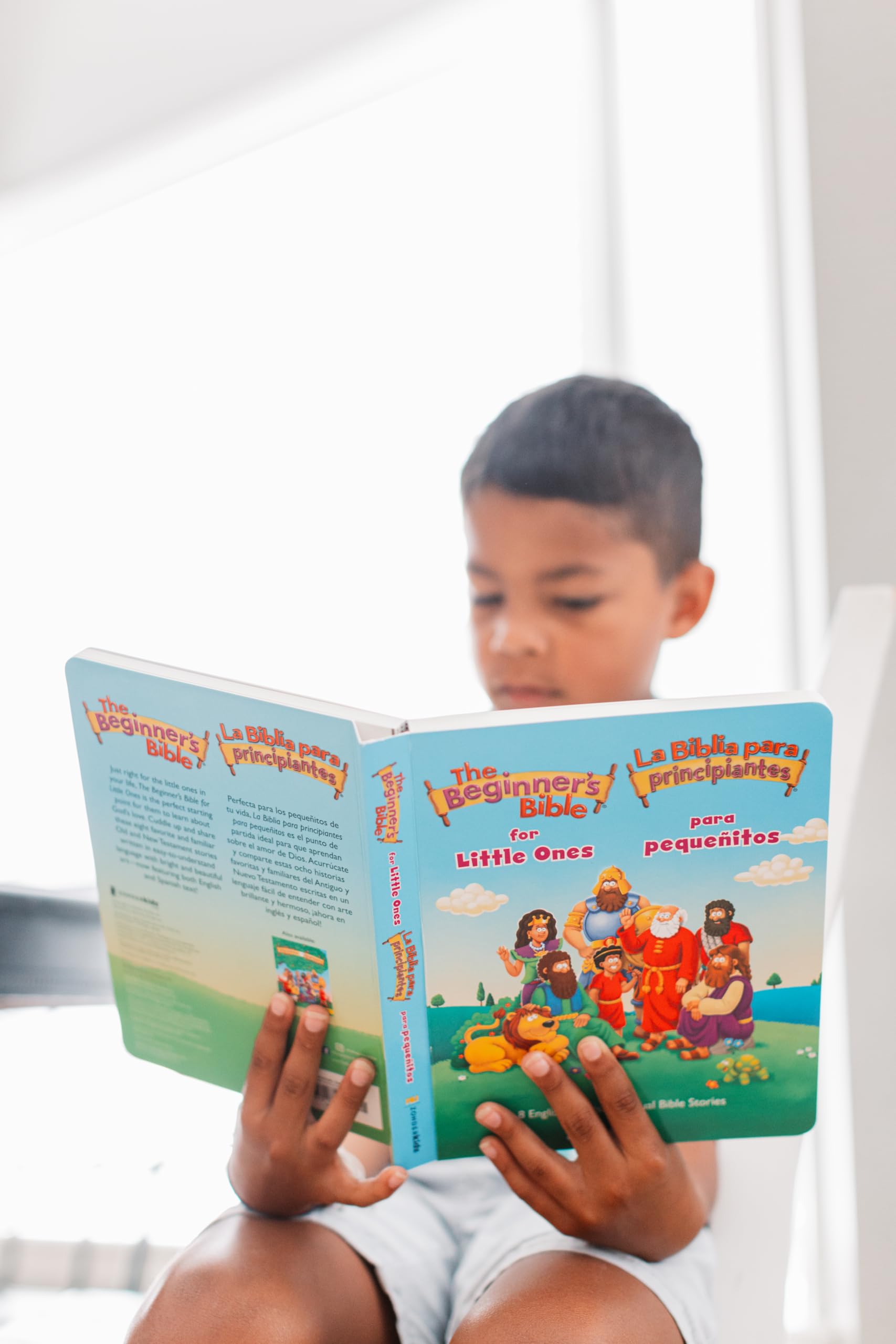 The Beginner’s Bible for Little Ones (Bilingual) / La Biblia para principiantes para pequeñitos (Bilingüe): 8 English-Spanish Bilingual Bible Stories