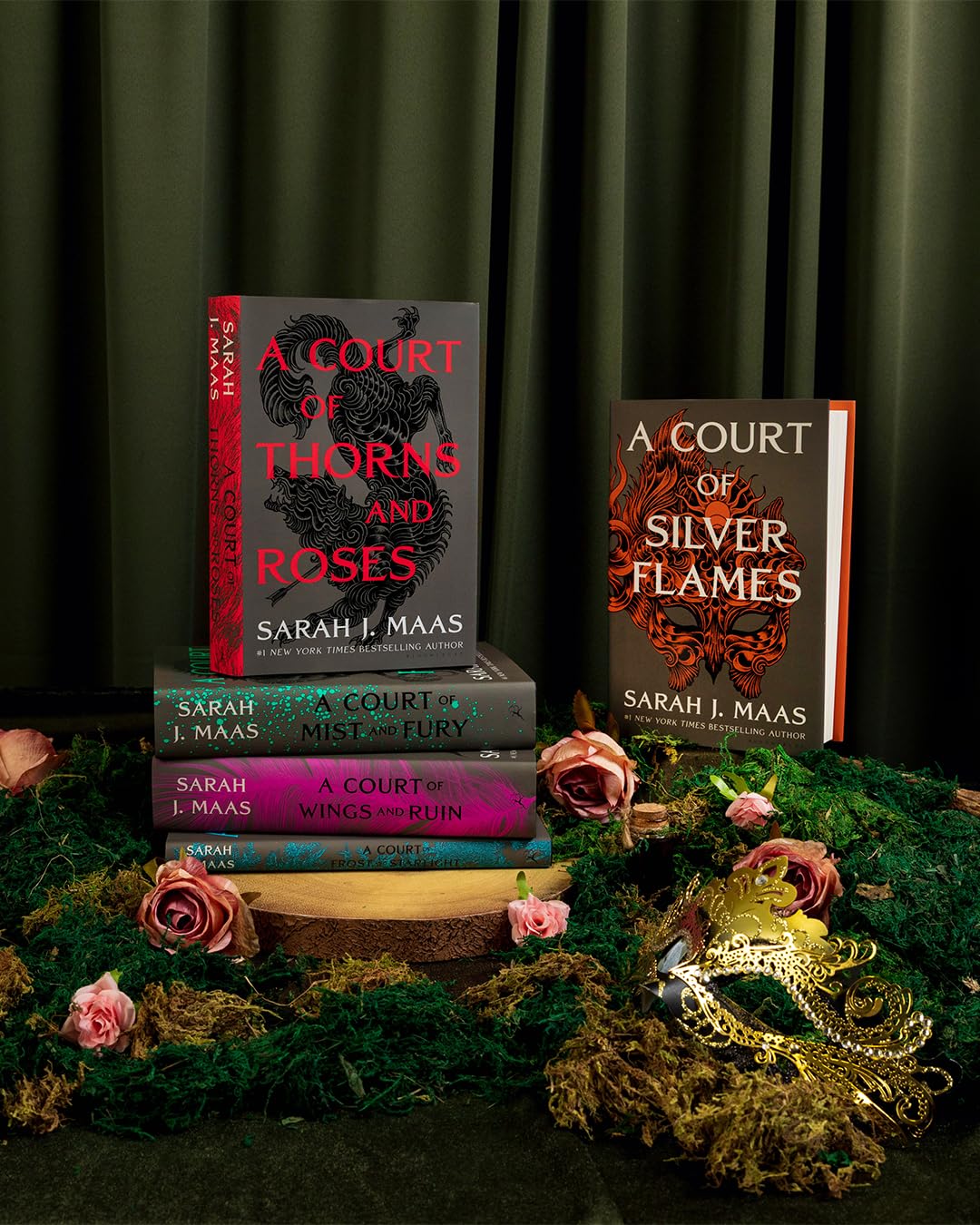 A Court of Thorns and Roses Hardcover Box Set