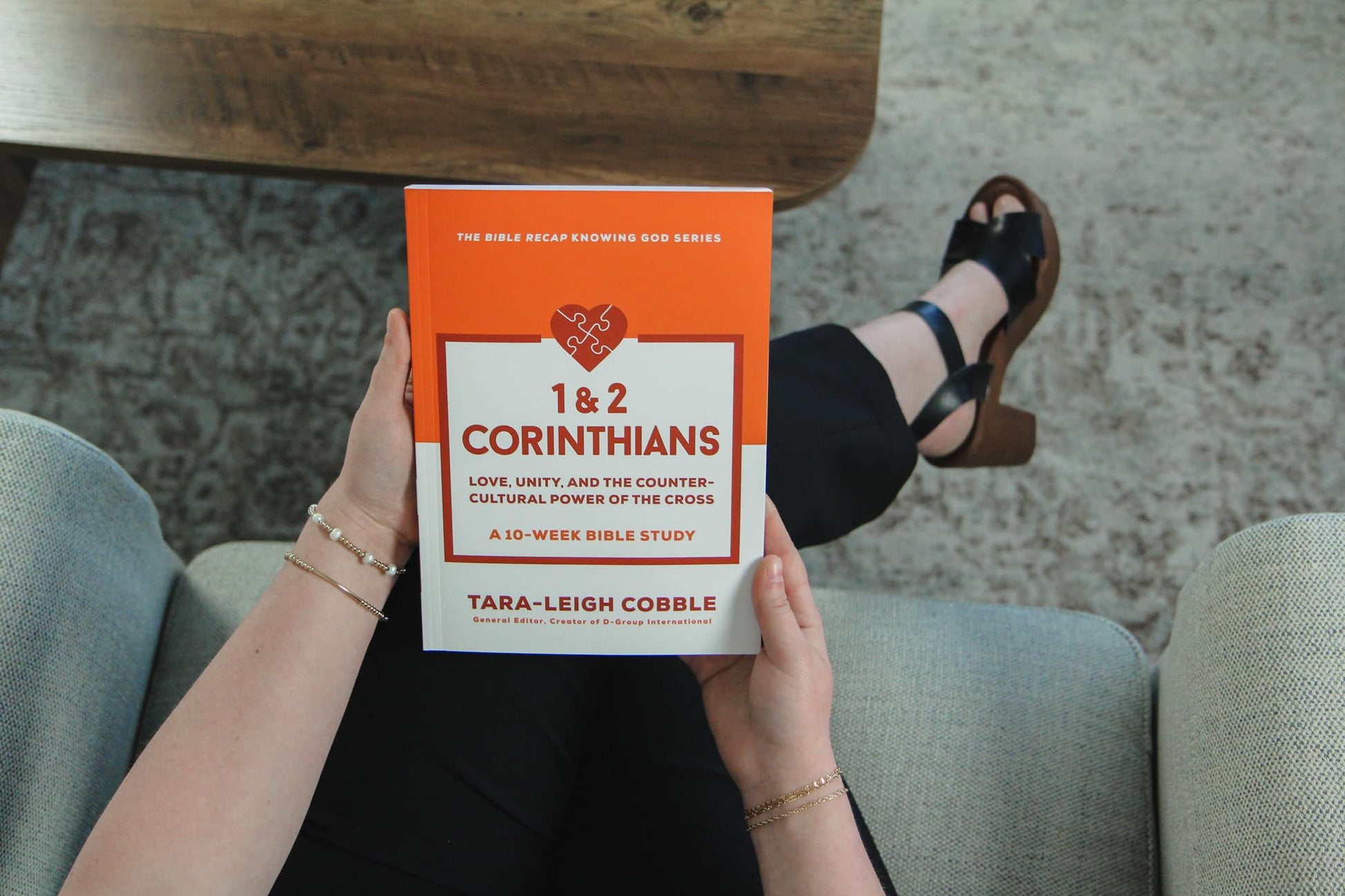1 & 2 Corinthians: Love, Unity, and the Countercultural Power of the Cross--a 10-Week Bible Study (The Bible Recap Knowing God Series)