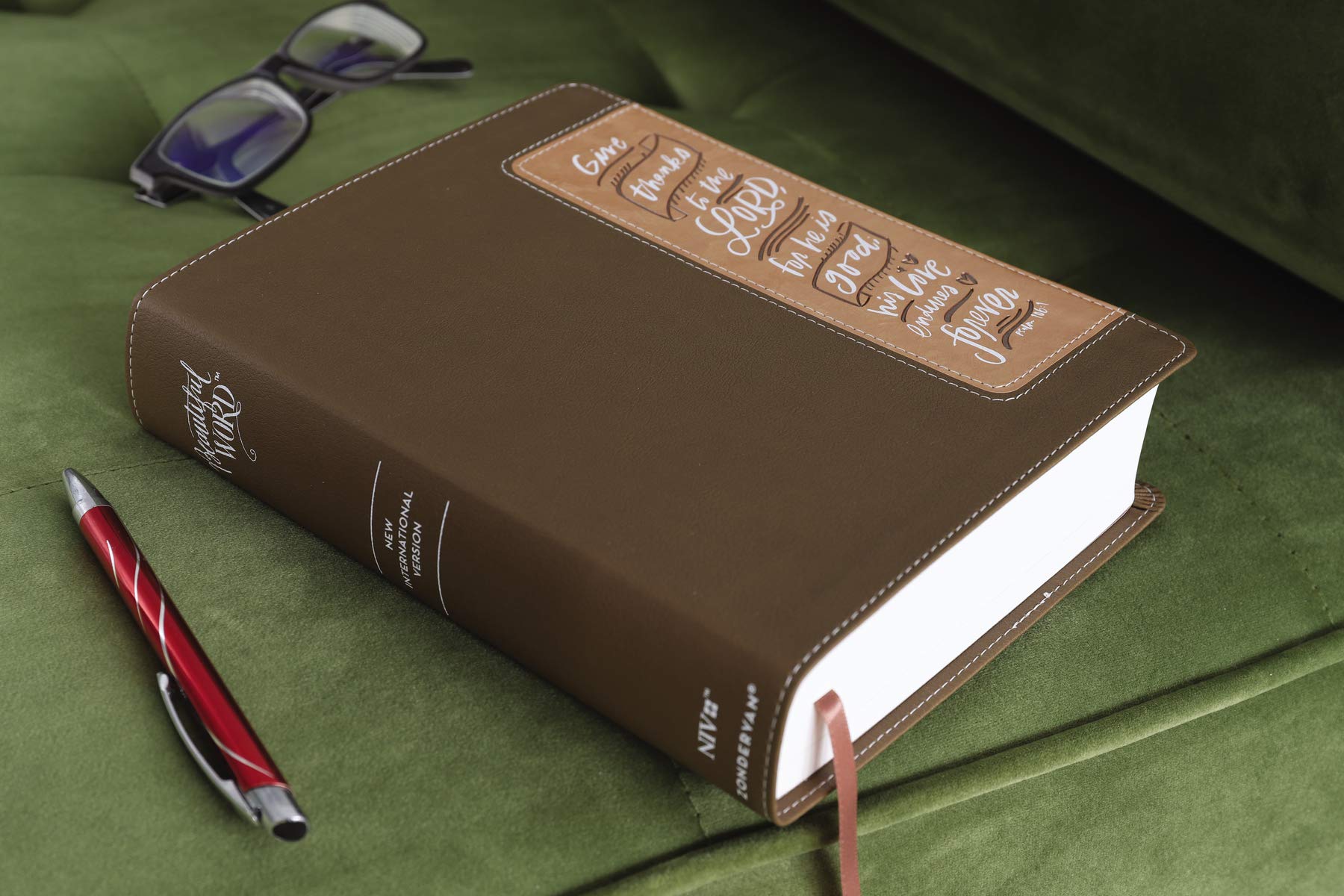 NIV, Beautiful Word Bible, Updated Edition, Peel/Stick Bible Tabs, Leathersoft, Brown/Pink, Red Letter, Comfort Print: 600+ Full-Color Illustrated Verses
