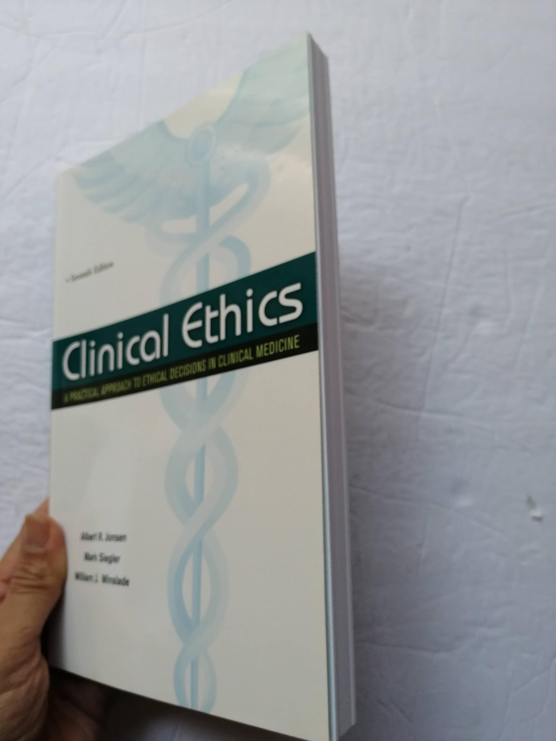 Clinical Ethics: A Practical Approach to Ethical Decisions in Clinical Medicine, Seventh Edition (LANGE Clinical Science)