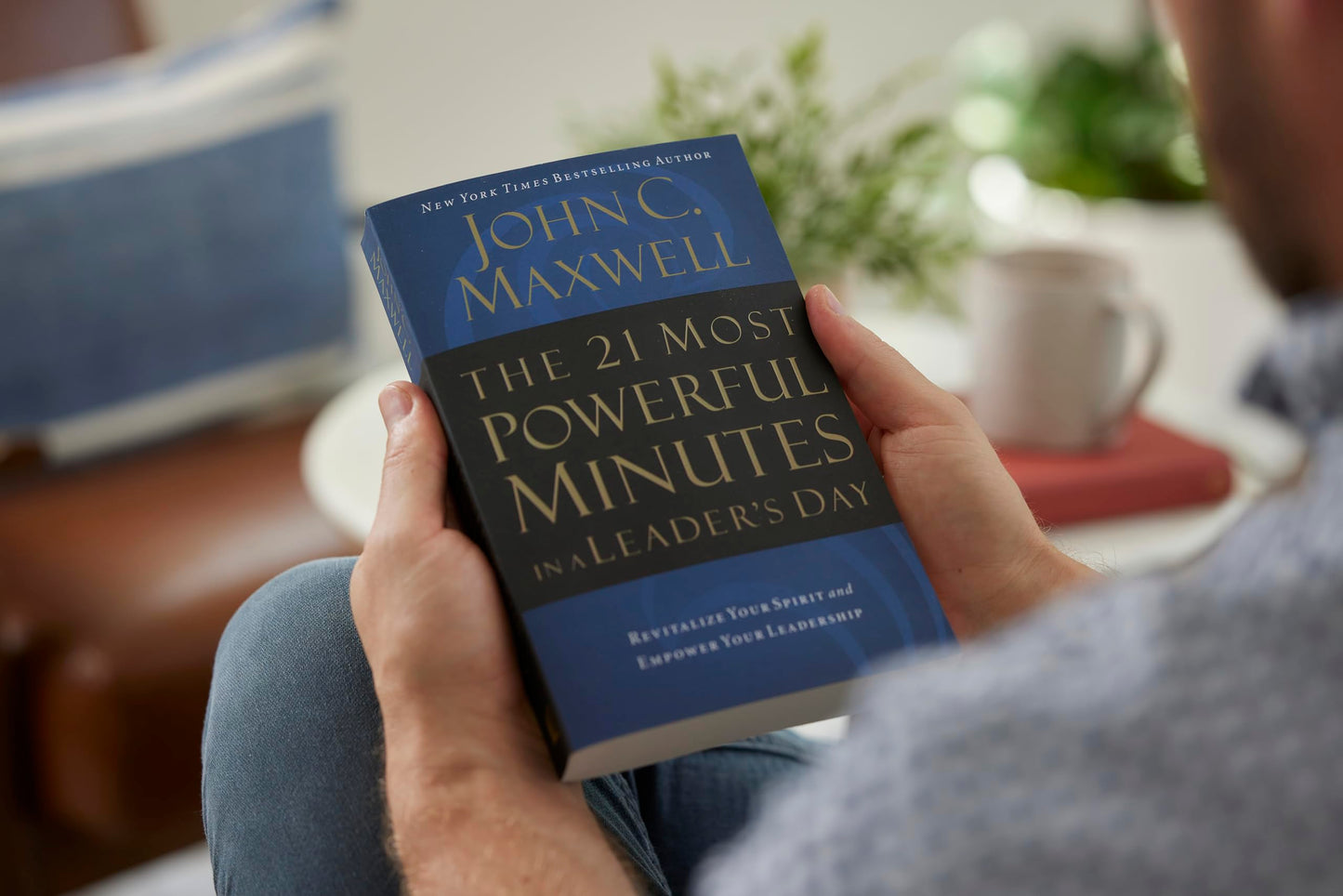 The 21 Most Powerful Minutes in a Leader's Day: Revitalize Your Spirit and Empower Your Leadership