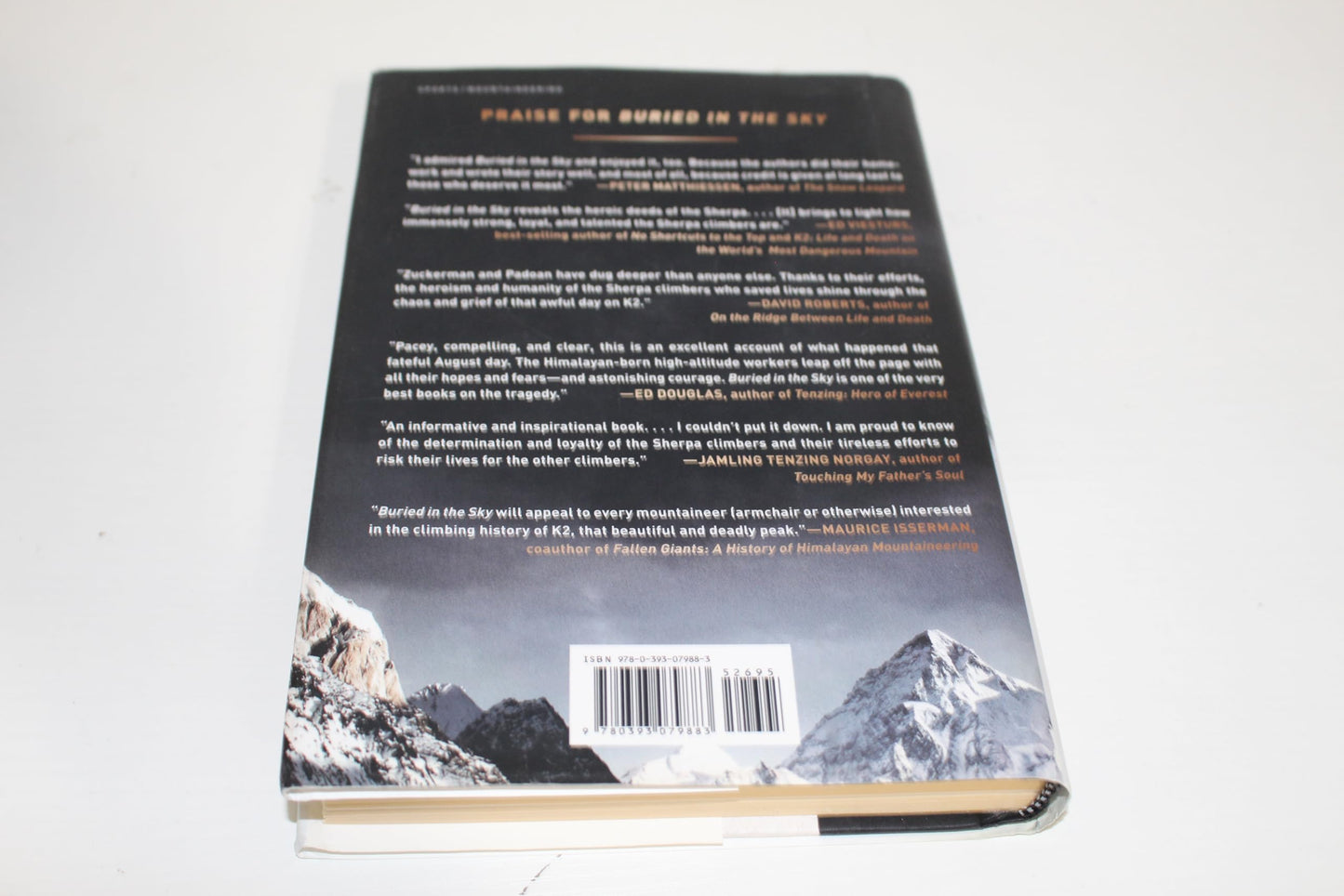 Buried in the Sky: The Extraordinary Story of the Sherpa Cli