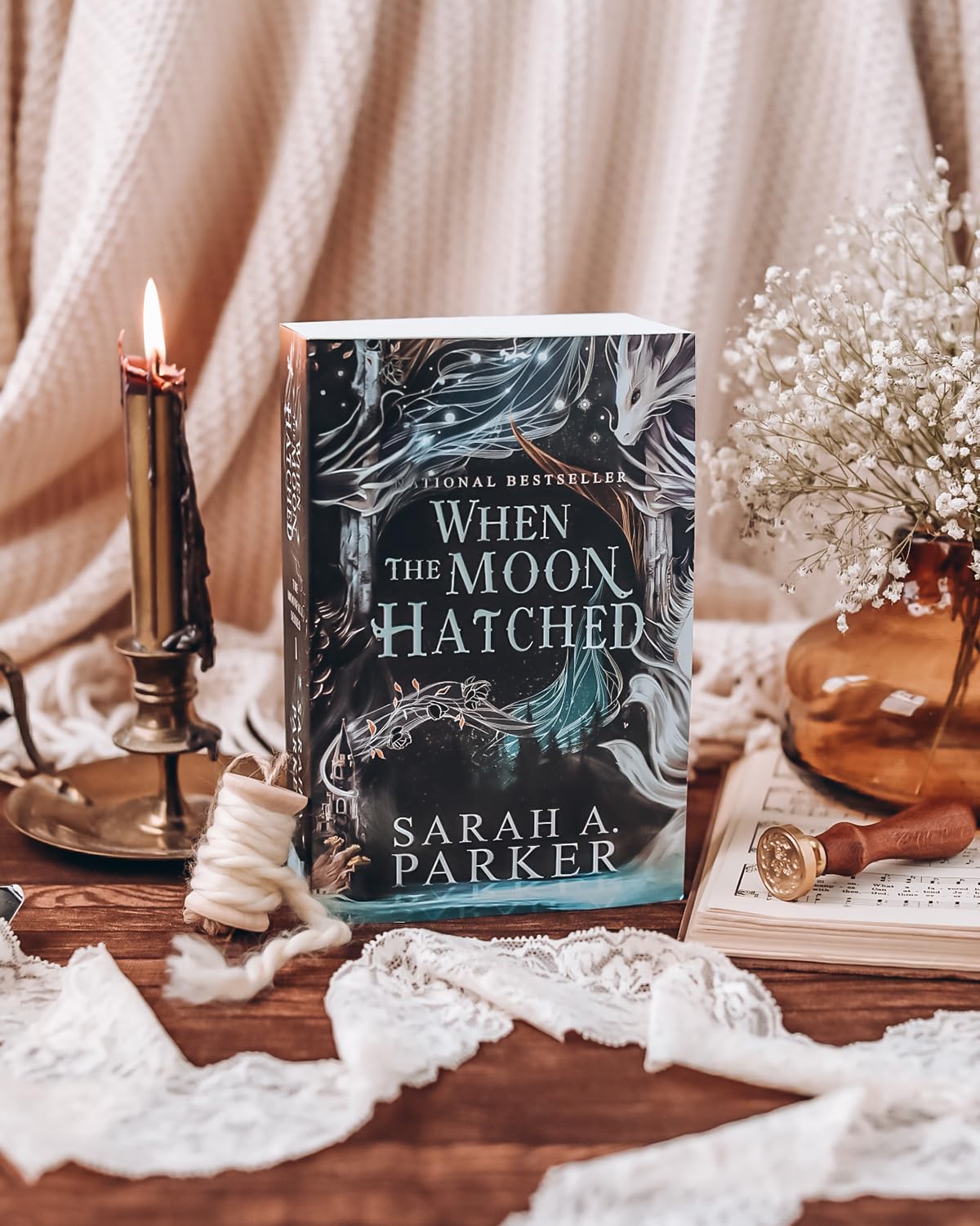 When the Moon Hatched: A Fast-Paced Romantasy with Undeniable Chemistry in a Stunning Immersive World (The Moonfall Series, 1)
