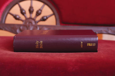 NIV, Pew and Worship Bible, Large Print, Hardcover, Burgundy