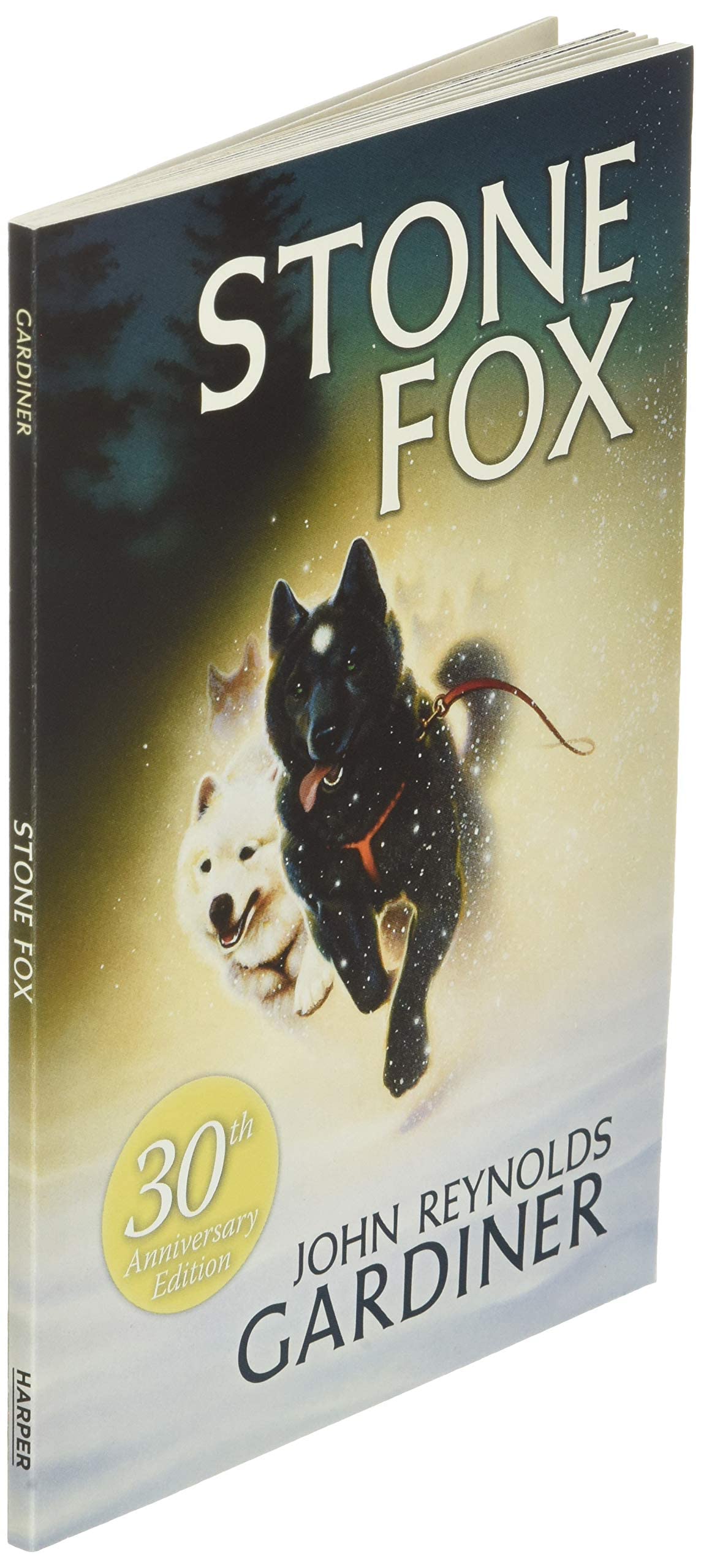 Stone Fox: A Powerful Dog Story About a Race to Save a Farm and a Beloved Grandfather