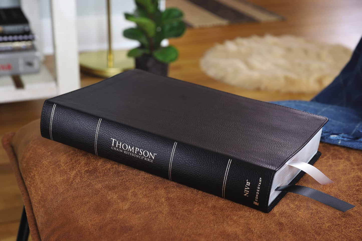 NIV, Thompson Chain-Reference Bible, Large Print, Bonded Leather, Black, Thumb Indexed, Red Letter, Comfort Print
