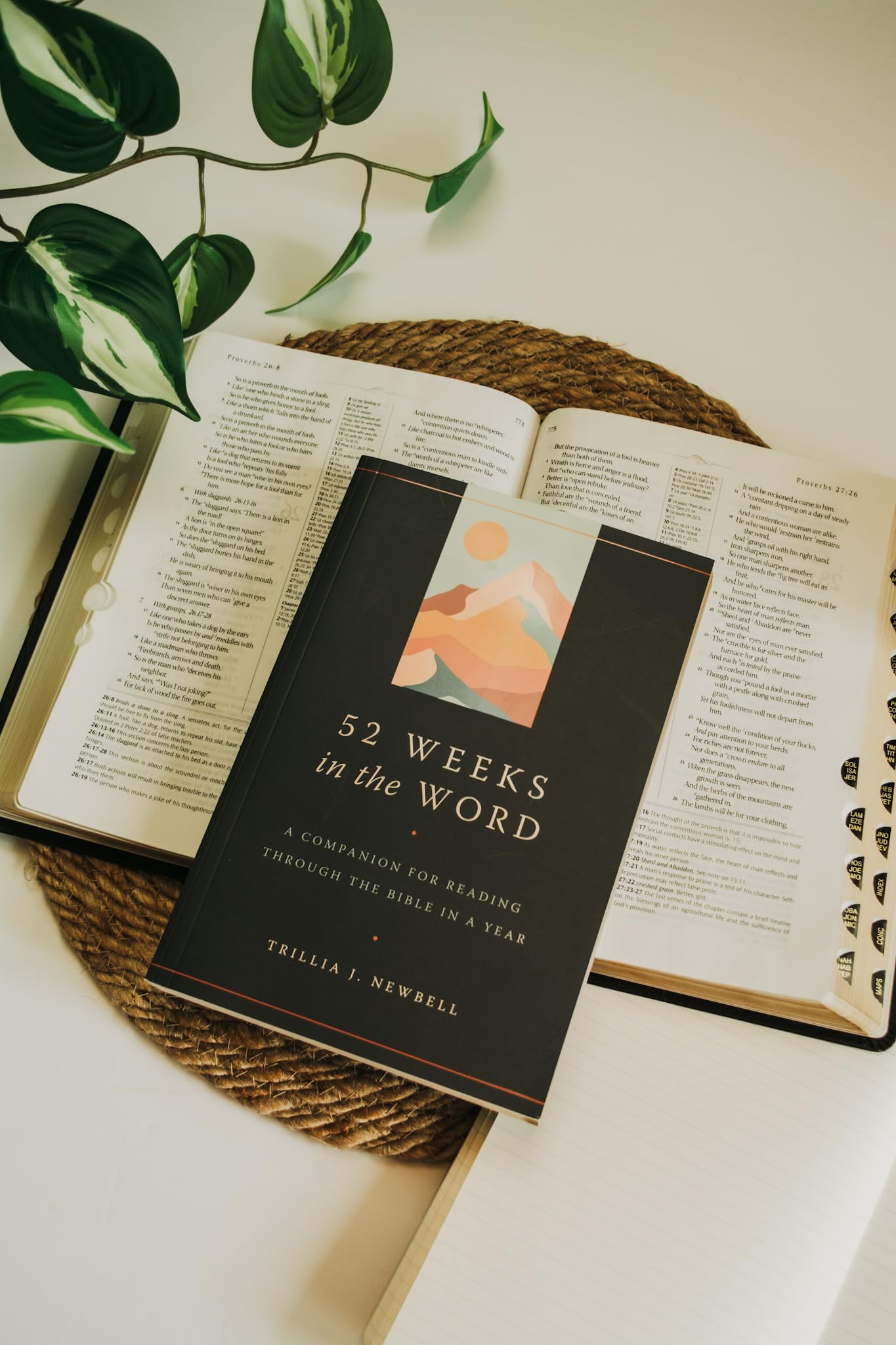 52 Weeks in the Word: A Companion for Reading through the Bible in a Year