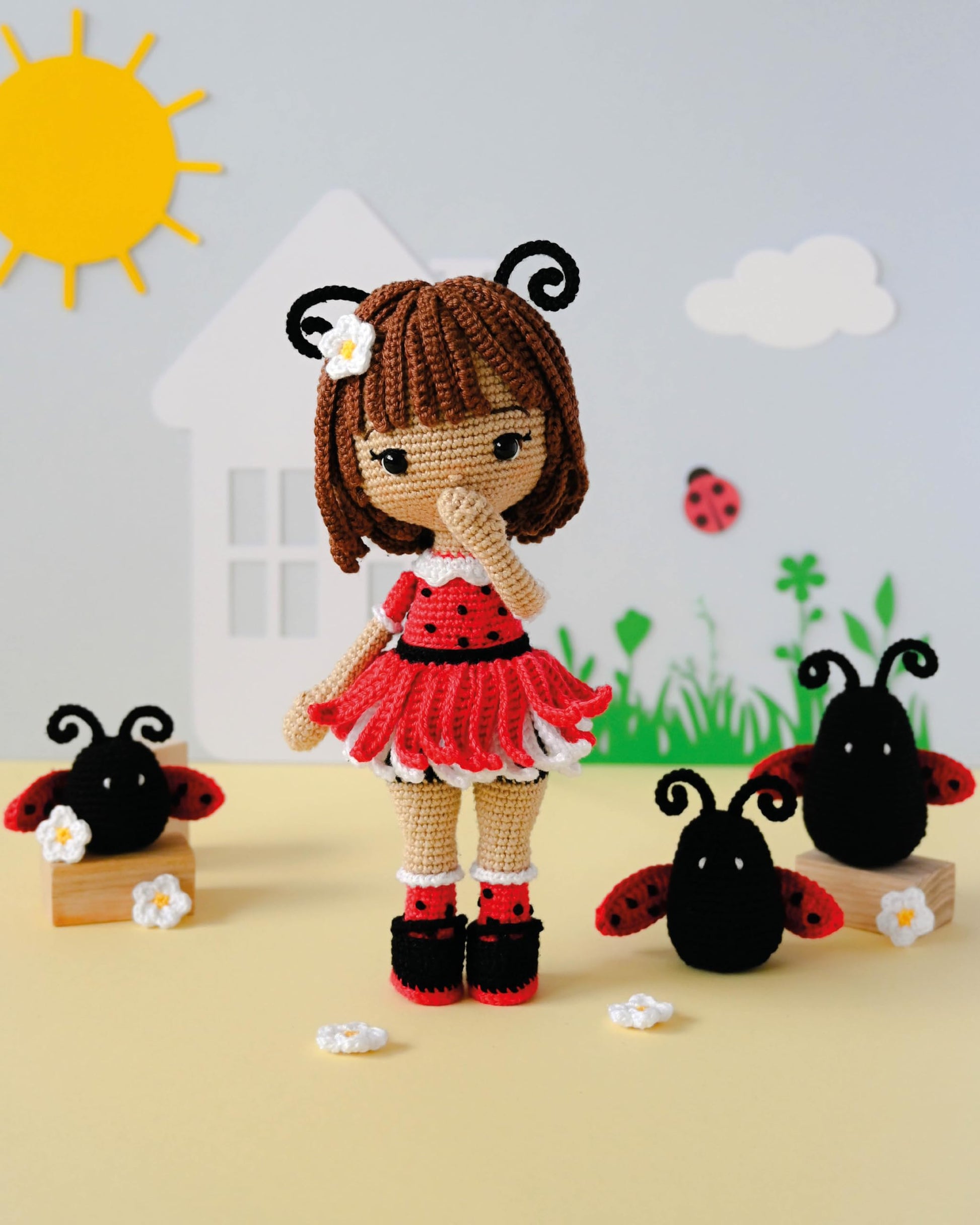 Kawaii Crochet Dolls: Amigurumi patterns for 10 adorable dolls and 30 cute characters