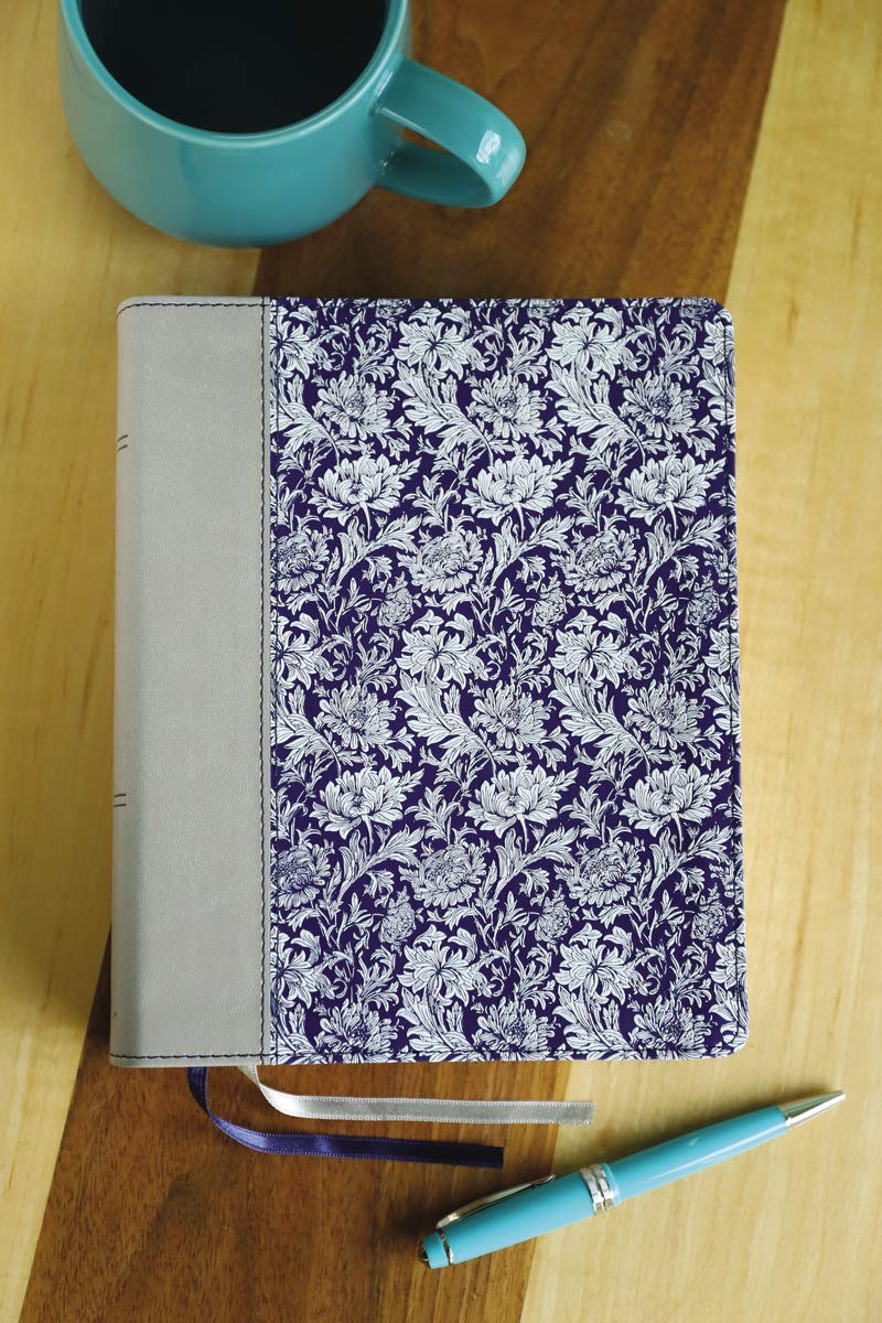 NIV, Verse Mapping Bible, Leathersoft, Navy Floral, Thumb Indexed, Comfort Print: Find Connections in Scripture Using a Unique 5-Step Process