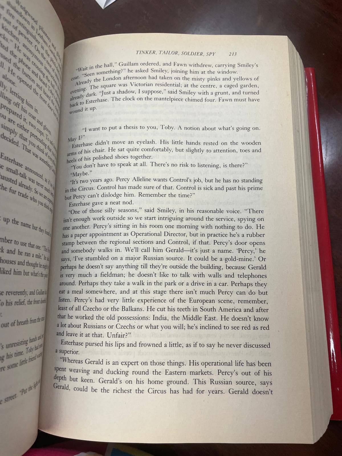 John Le Carr : Three Complete Novels ( Tinker, Tailor, Soldier, Spy / The Honourable Schoolboy / Smiley's People )