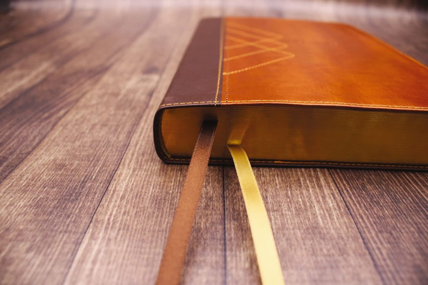 NIV, Thinline Bible, Giant Print, Leathersoft, Brown, Red Letter, Thumb Indexed, Comfort Print