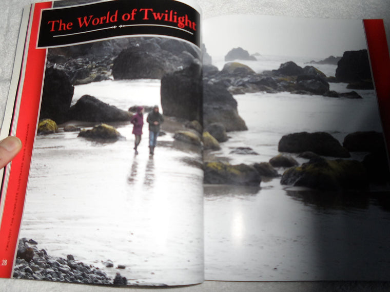 Twilight: The Complete Illustrated Movie Companion by Cotta