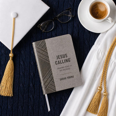 Jesus Calling, Textured Gray Leathersoft, with Full Scriptures: Enjoying Peace in His Presence (A 365-Day Devotional)