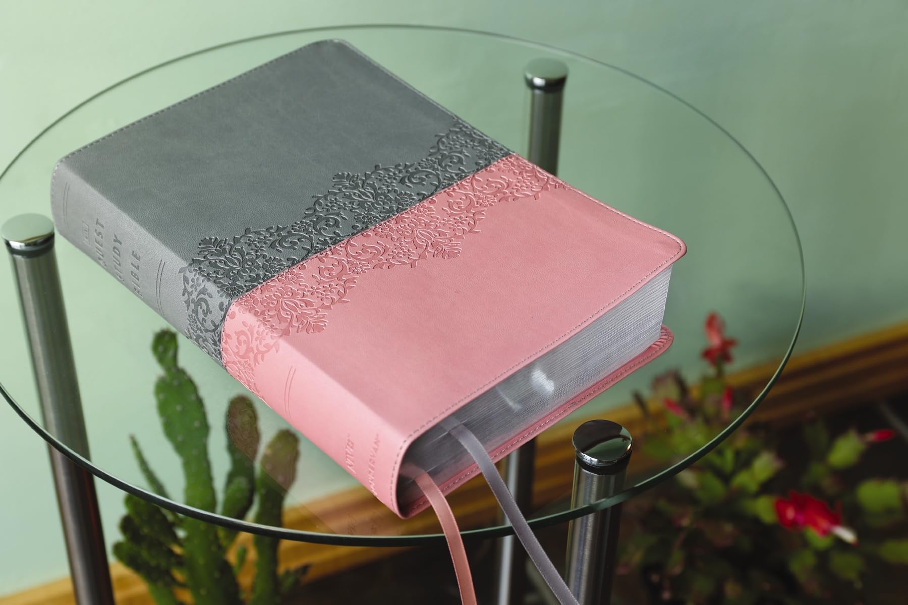 NIV, Quest Study Bible, Leathersoft, Gray/Pink, Comfort Print: The Only Q and A Study Bible