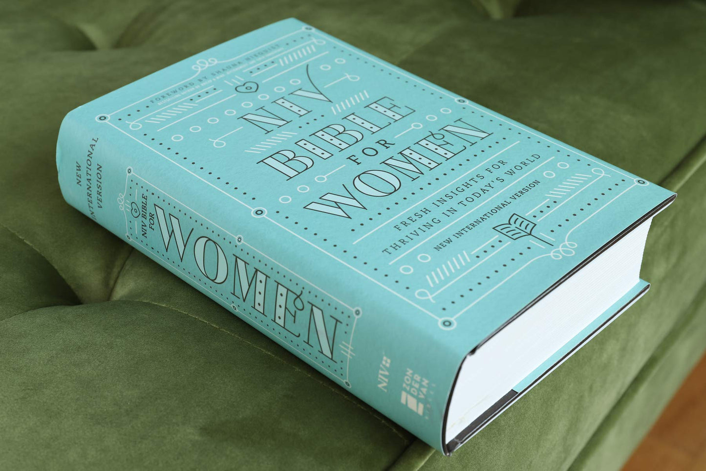 NIV, Bible for Women, Hardcover: Fresh Insights for Thriving in Today's World