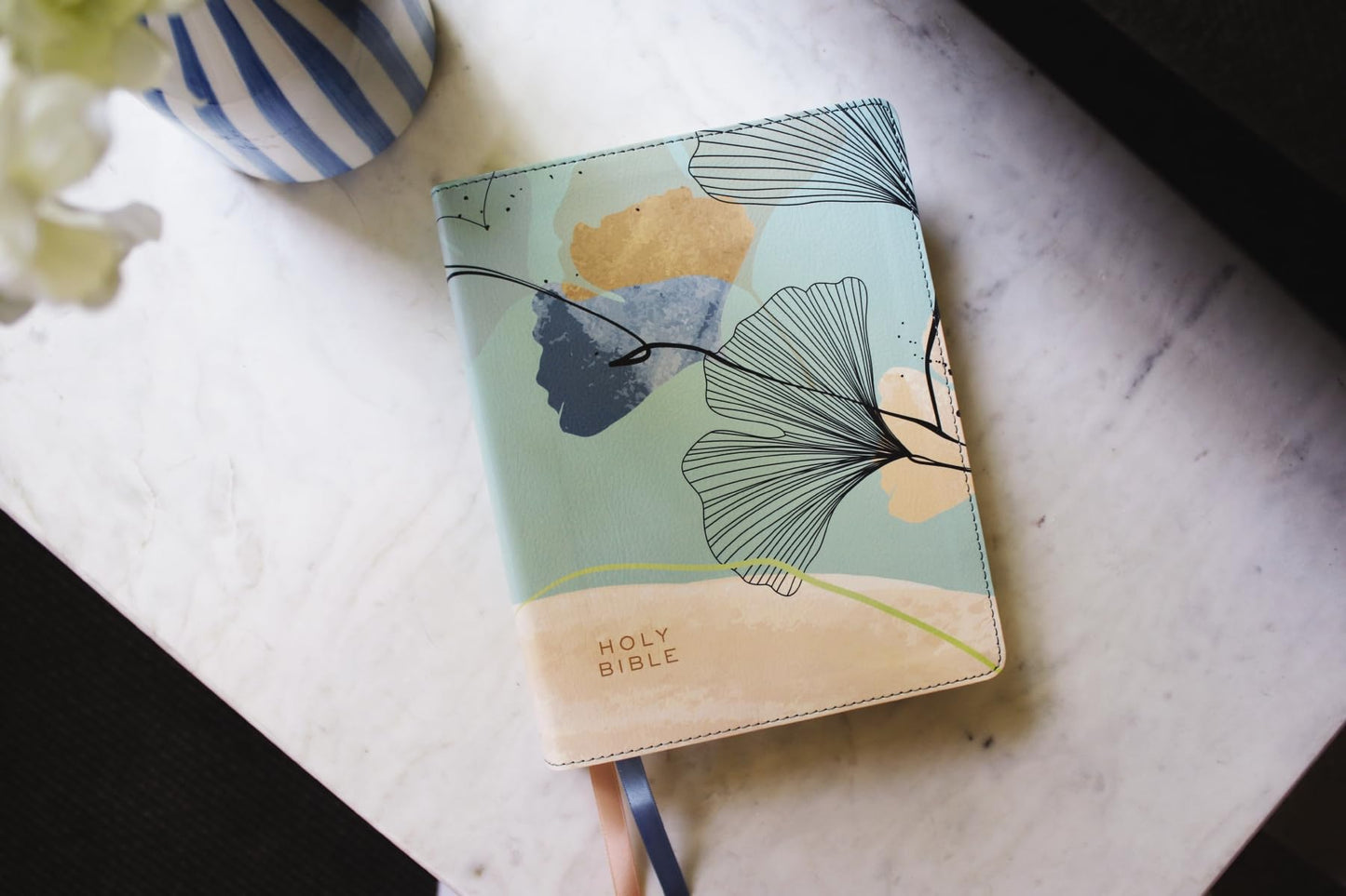 NIV, Journal the Word Bible (Perfect for Note-Taking), Leathersoft, Teal/Floral, Red Letter, Comfort Print: Reflect, Take Notes, or Create Art Next to Your Favorite Verses