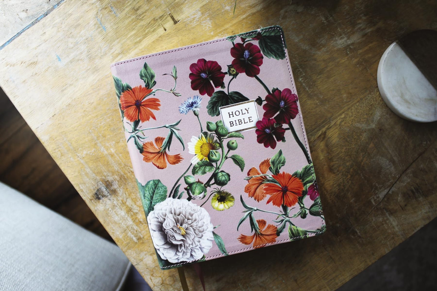 NIV, Artisan Collection Bible, Large Print, Leathersoft, Blush Floral, Red Letter, Comfort Print