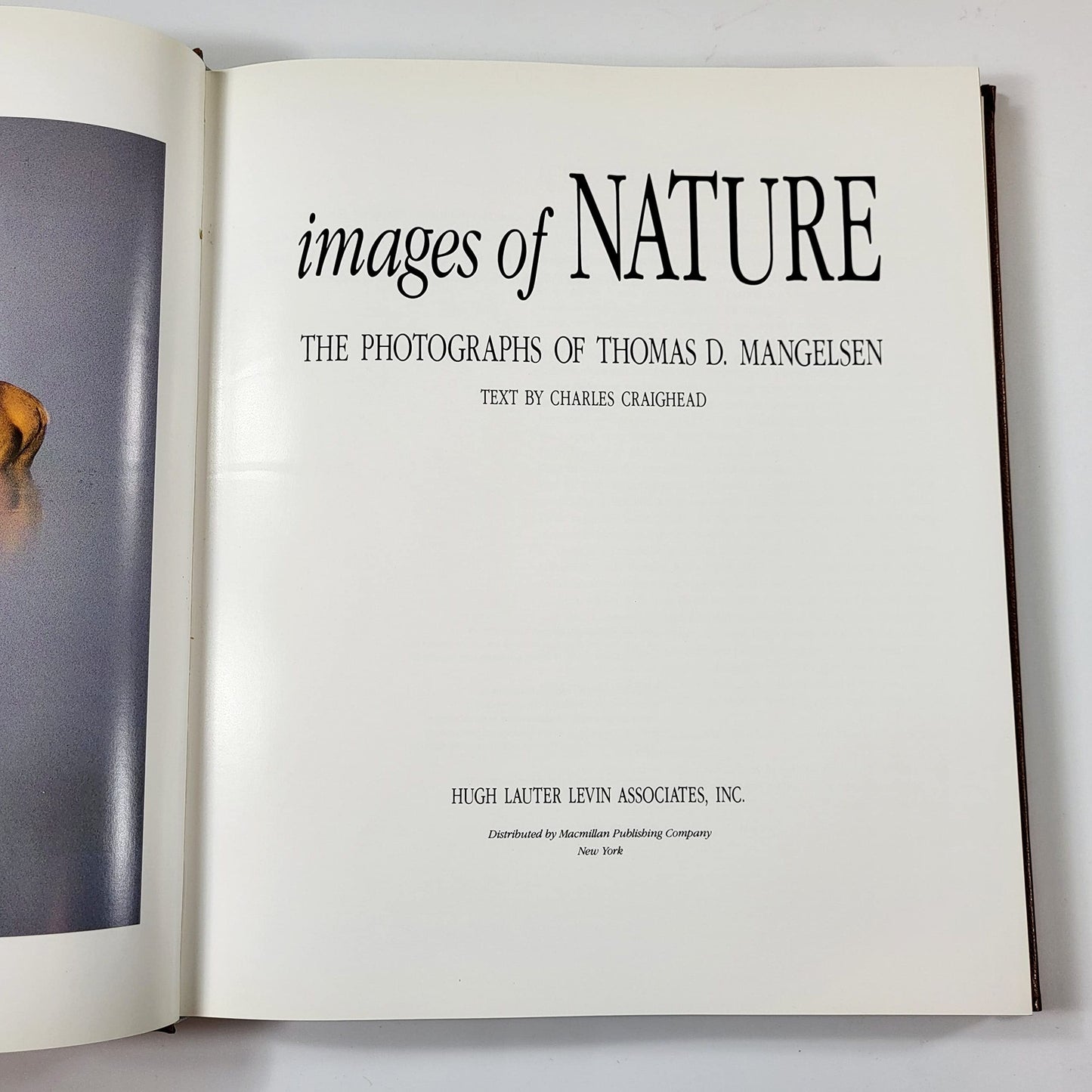 Images of Nature: The Photographs of Thomas D. Mangelsen