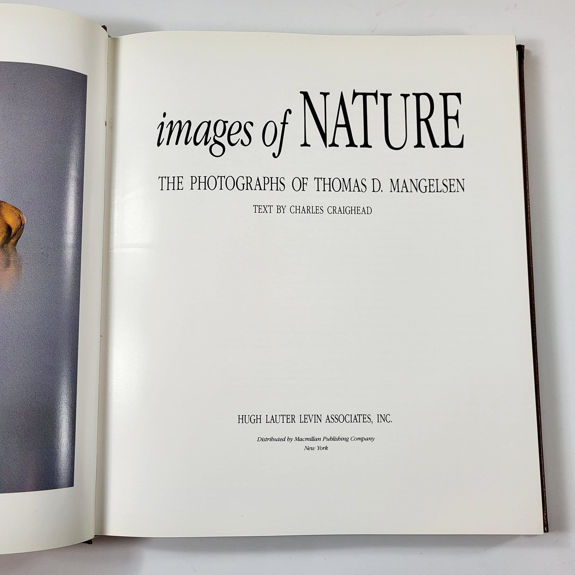 Images of Nature: The Photographs of Thomas D. Mangelsen
