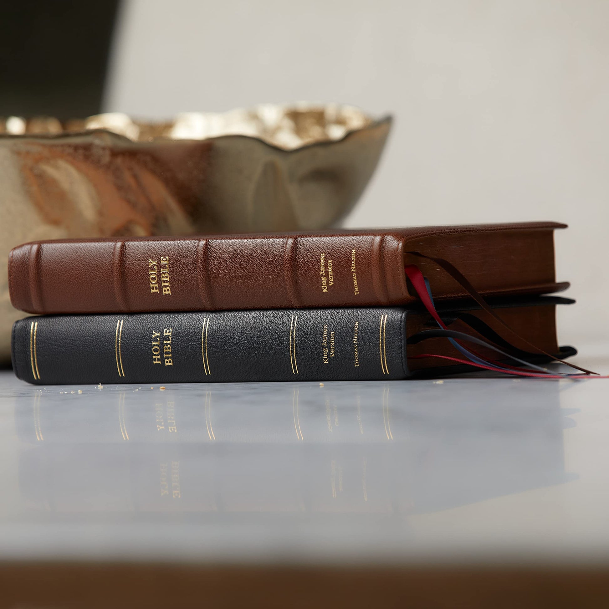 KJV Holy Bible: Giant Print with 53,000 Cross References, Black Premium Goatskin Leather, Premier Collection, Comfort Print: King James Version