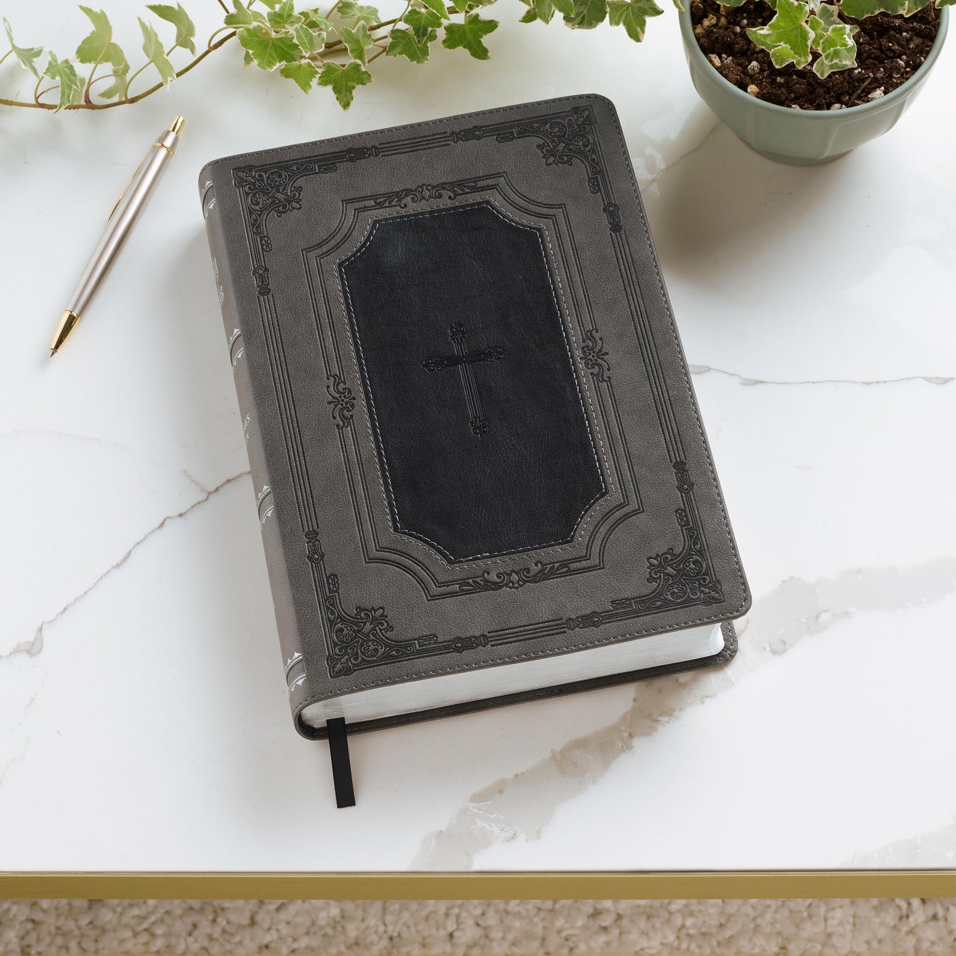KJV Holy Bible, Super Giant Print Faux Leather Red Letter Edition - Thumb Index & Ribbon Marker, King James Version, Gray/Black (KJV Super Giant Print Editions)