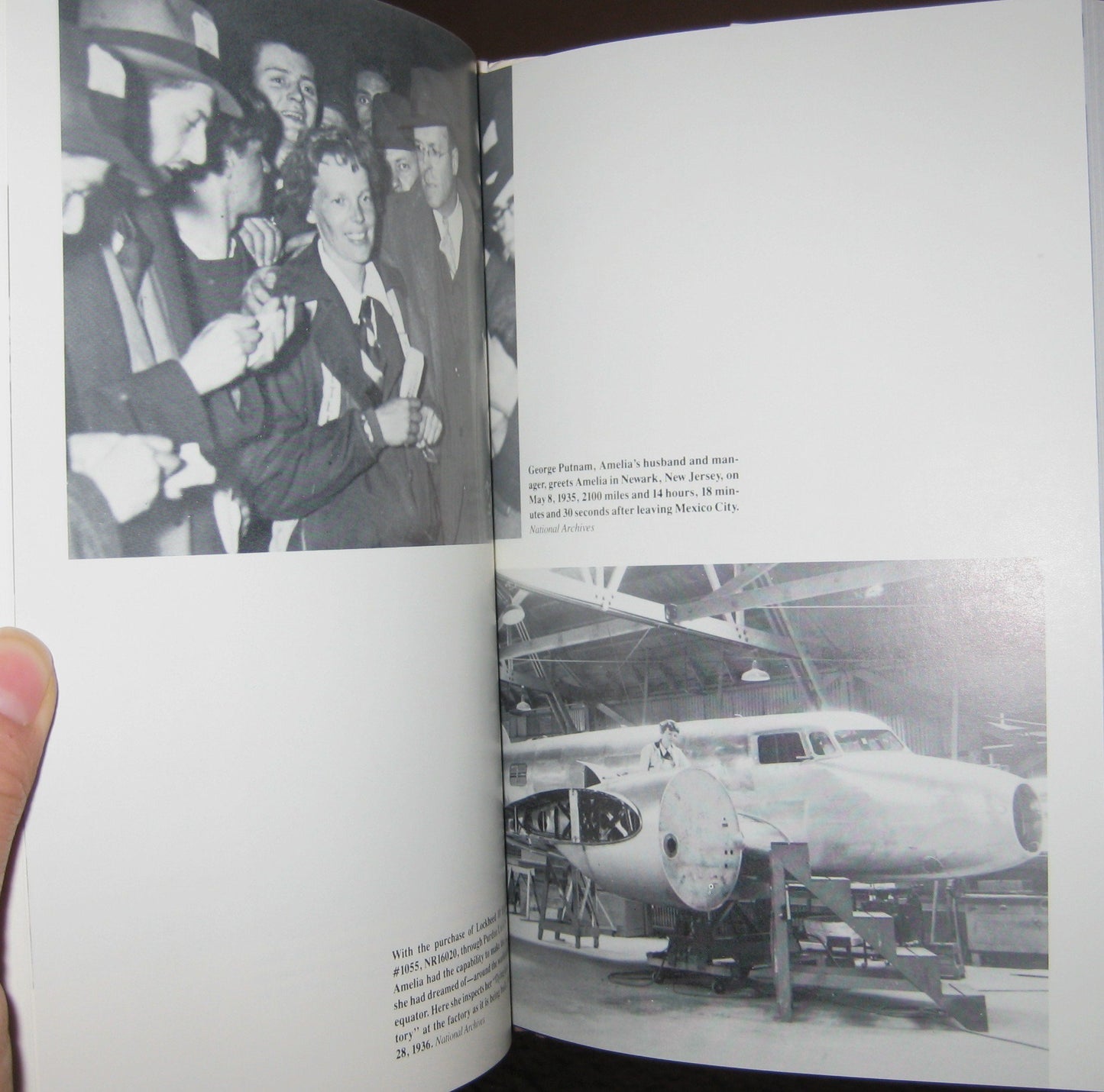 Amelia Earhart: The Final Story by Loomis, Vincent V.