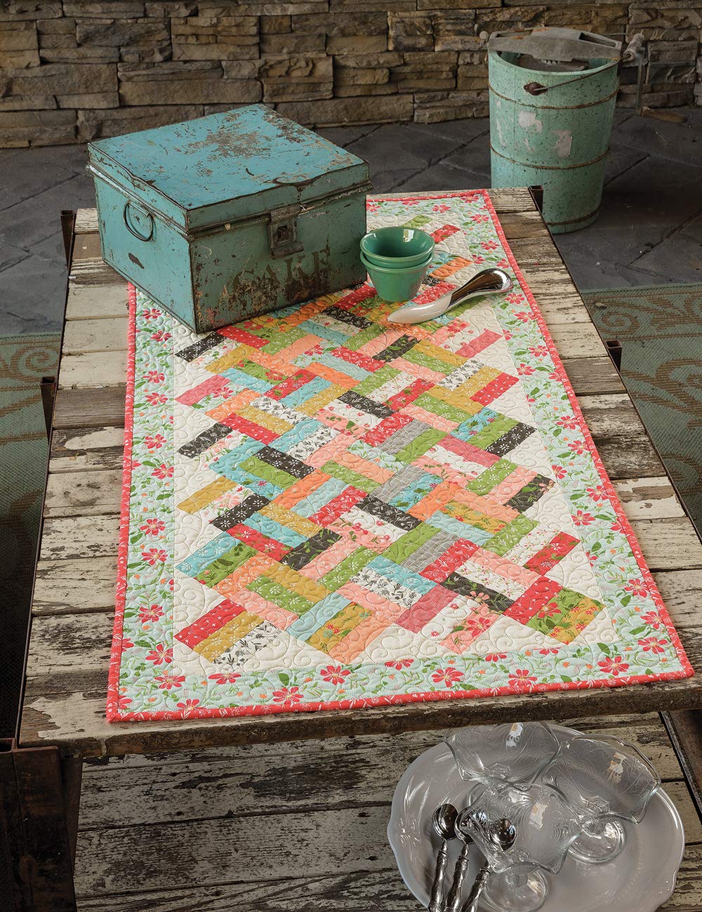 Moda All-Stars - Top the Table: 17 Quilt Patterns for Runners, Toppers, and More!
