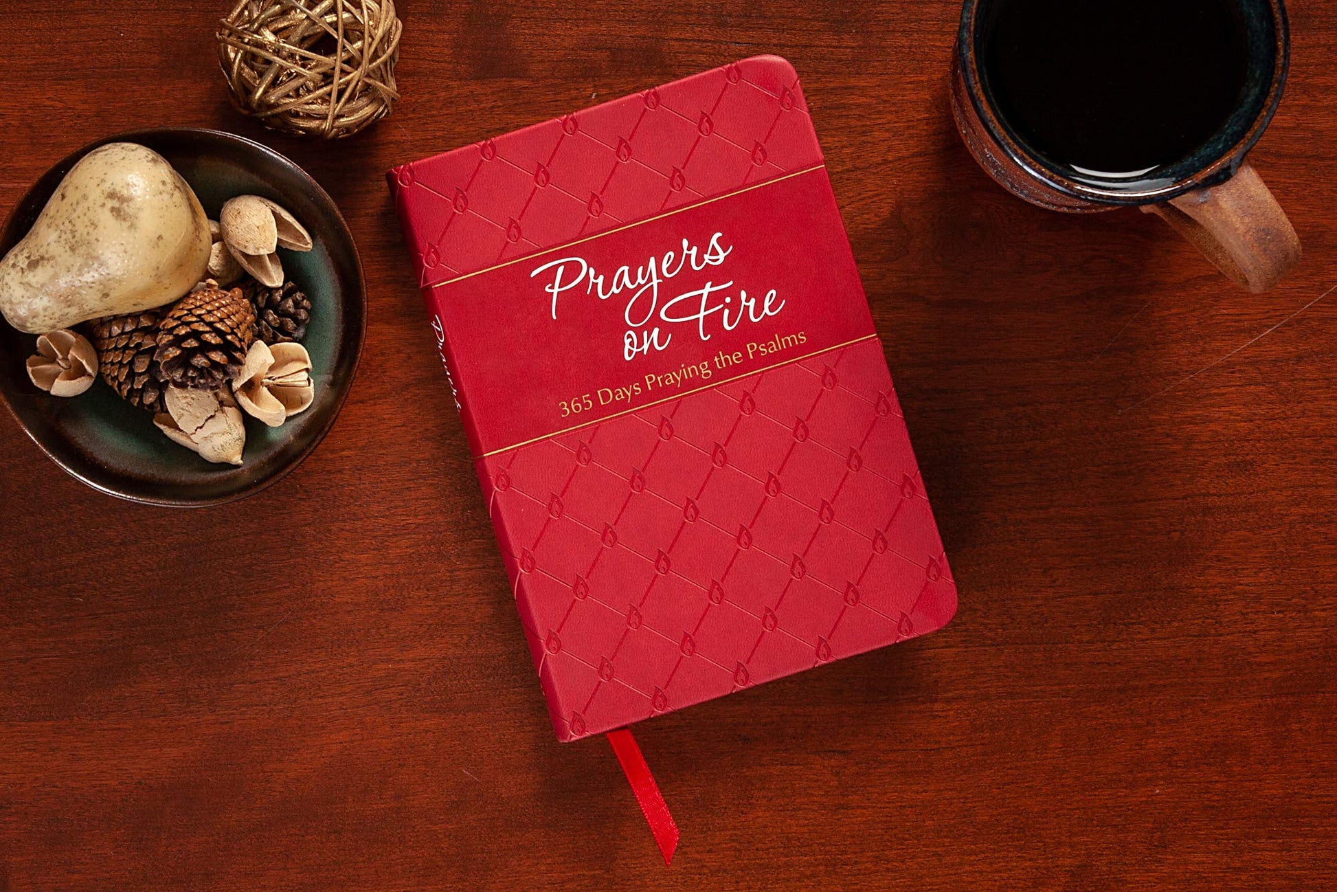 Prayers on Fire: 365 Days Praying the Psalms (The Passion Translation, Imitation Leather) - Daily Prayers Inspired by the Book of Psalms, Perfect Gift for Confirmation, Christmas, and More