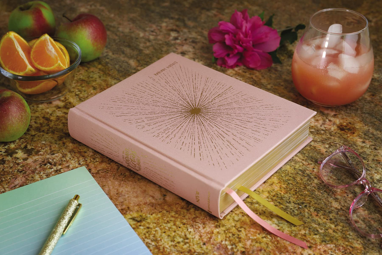 NIV, Radiant Virtues Bible: A Beautiful Word Collection, Cloth over Board, Pink, Red Letter, Comfort Print: Explore the virtues of faith, hope, and love