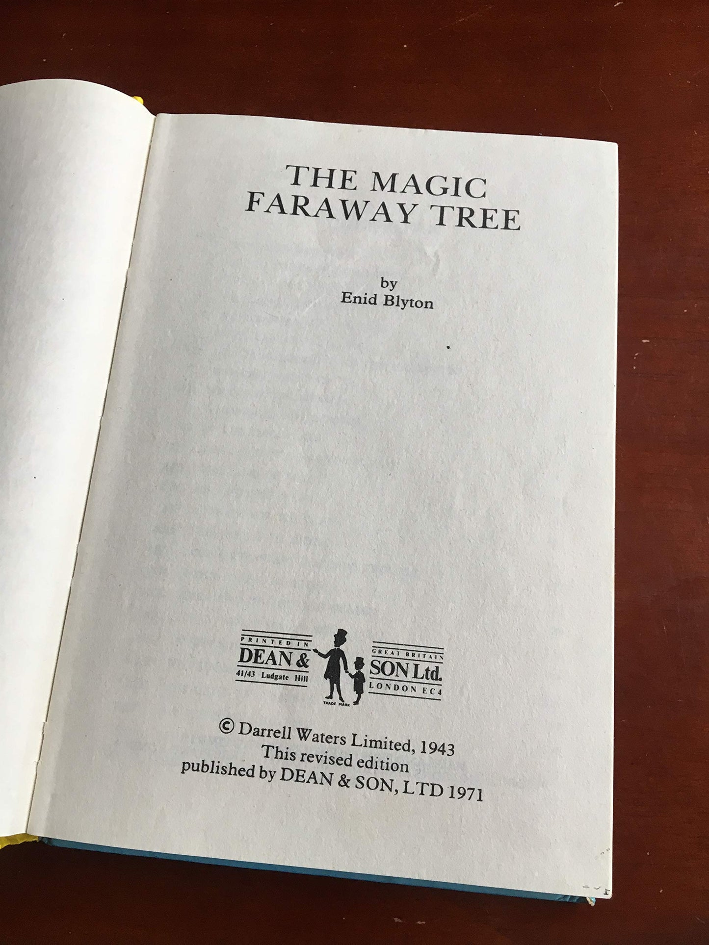 The Magic Faraway Tree by Blyton, Enid