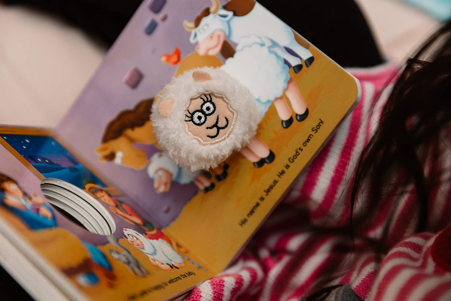 The Beginner's Bible Little Lamb's Christmas: A Finger Puppet Board Book