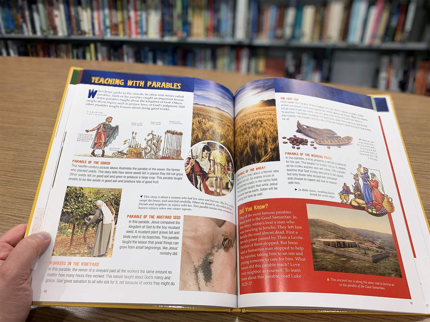 The Bible Explorer's Guide: 1,000 Amazing Facts and Photos