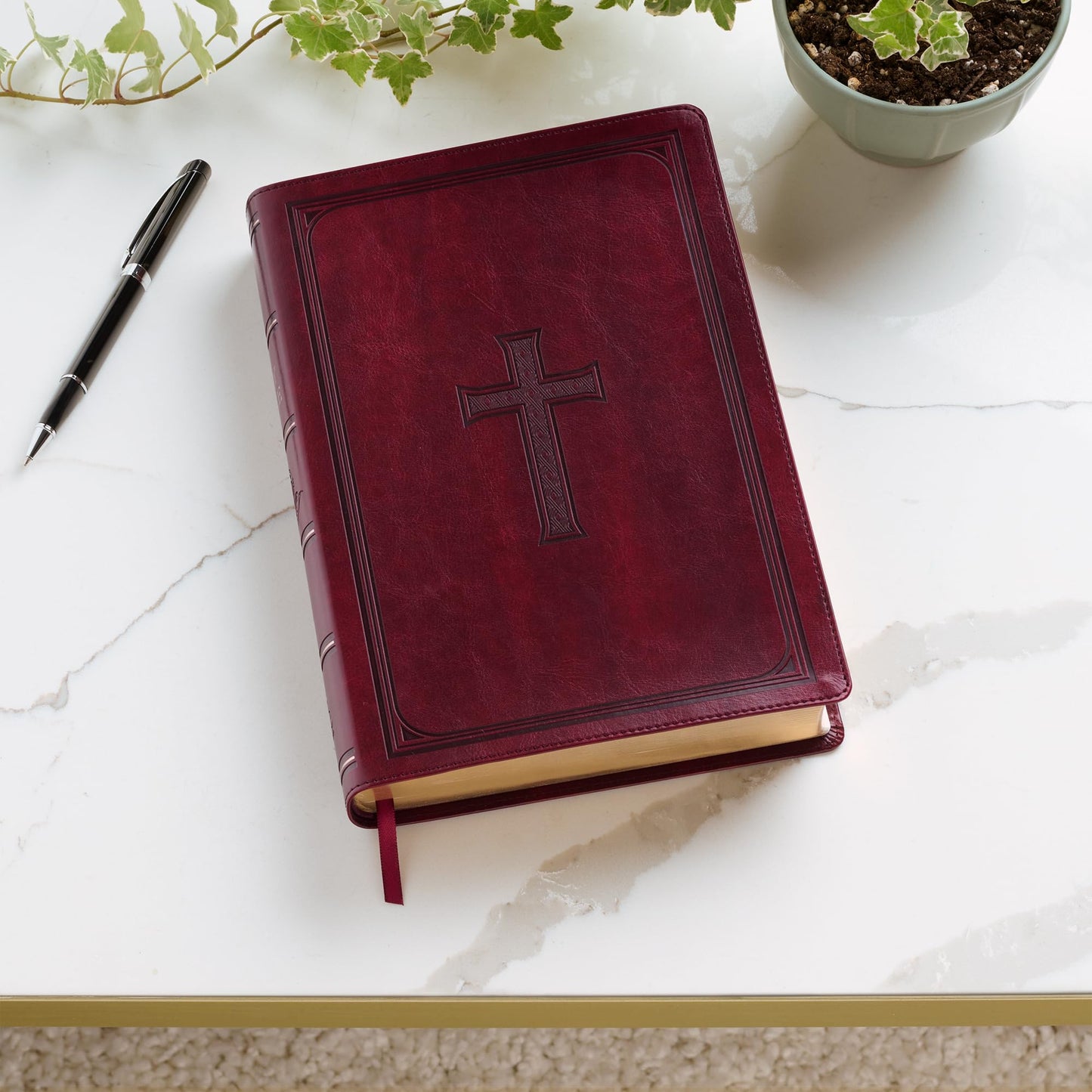 KJV Holy Bible, Super Giant Print Faux Leather Red Letter Edition - Thumb Index & Ribbon Marker, King James Version, Burgundy (KJV Super Giant Print Editions)