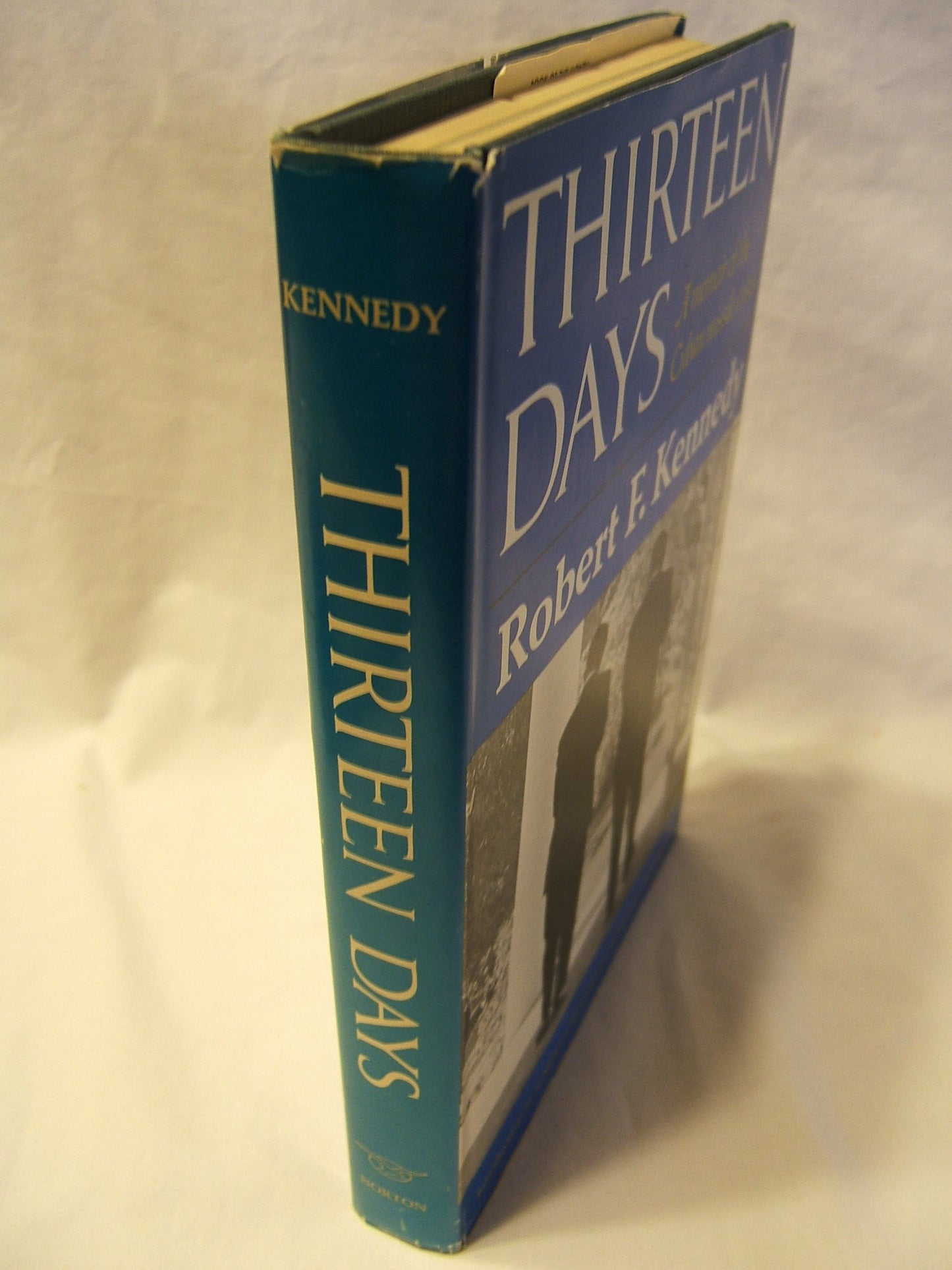 Thirteen Days: A Memoir of the Cuban Missile Crisis