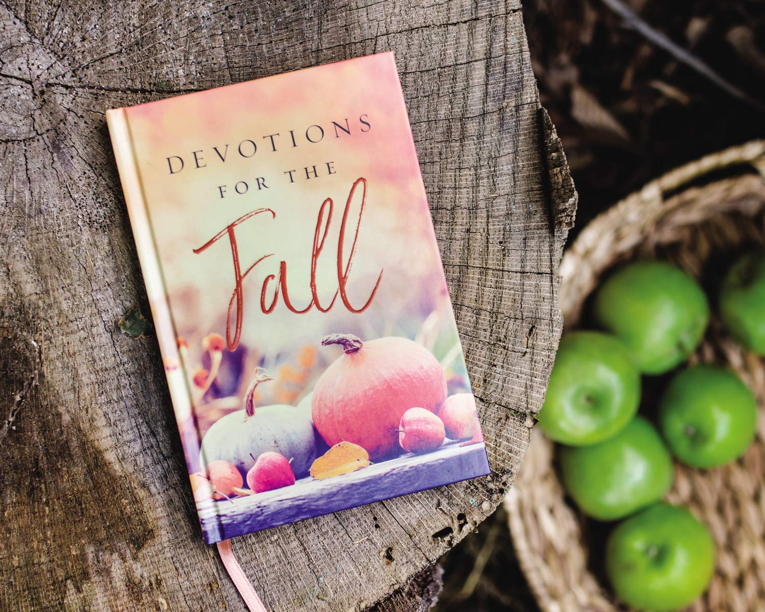 Devotions for the Fall: Celebrate the Harvest Season with Gratitude and Joy (A 40-Day Devotional)