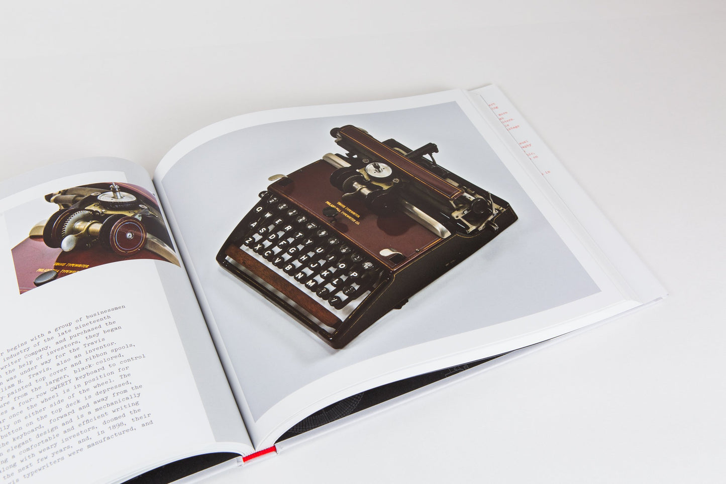 Typewriters: Iconic Machines from the Golden Age of Mechanical Writing (Writers Books, Gifts for Writers, Old-School Typewriters)