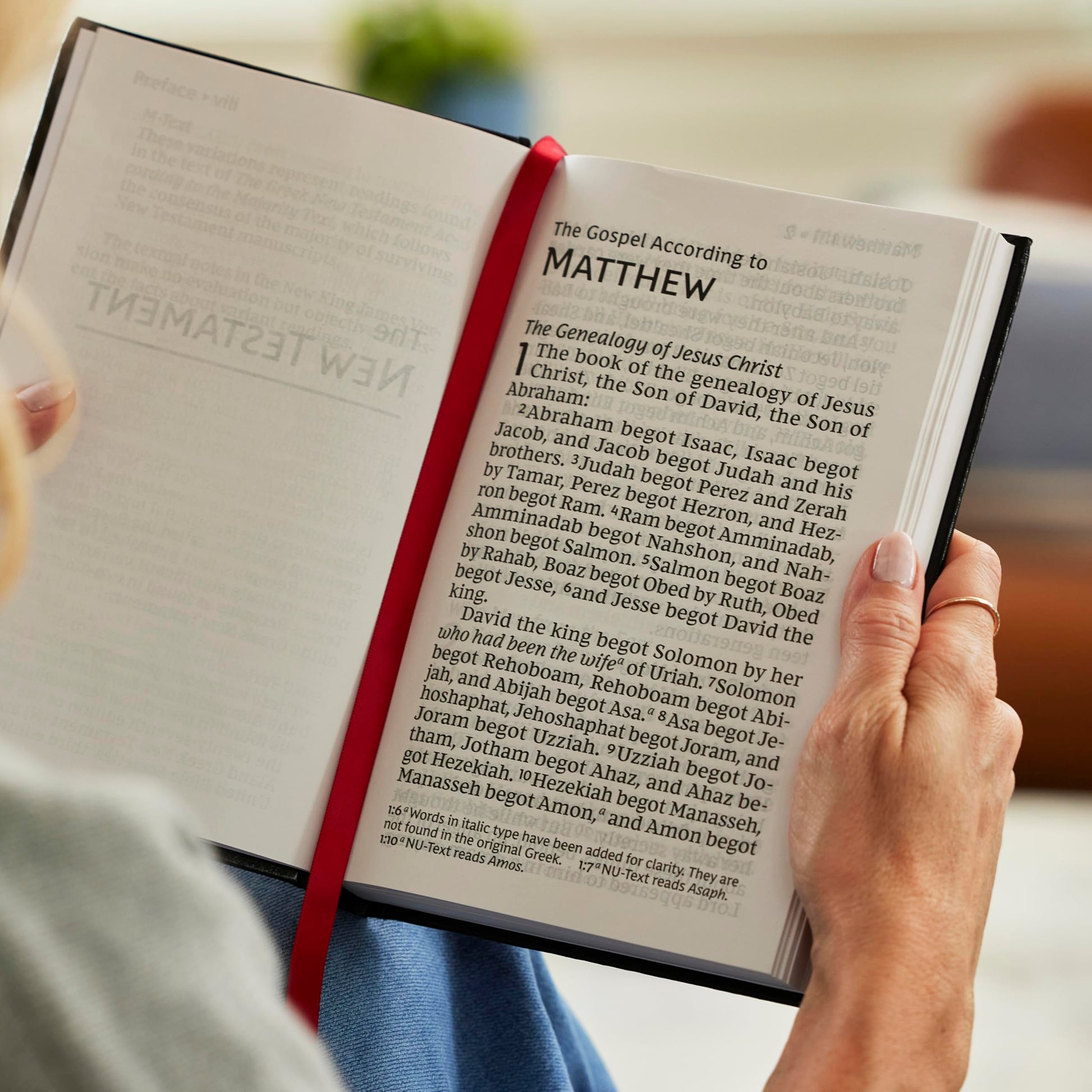 NKJV Super Giant Print New Testament, Brown Leathersoft, Red Letter, Comfort Print (Thumb Indexed)