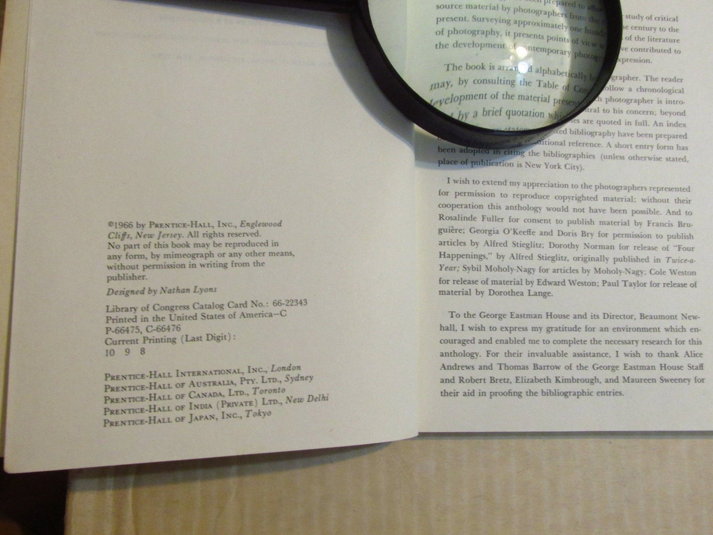 Photographers on Photography: A Critical Anthology by Lyons,