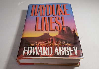 Hayduke Lives!: A Novel