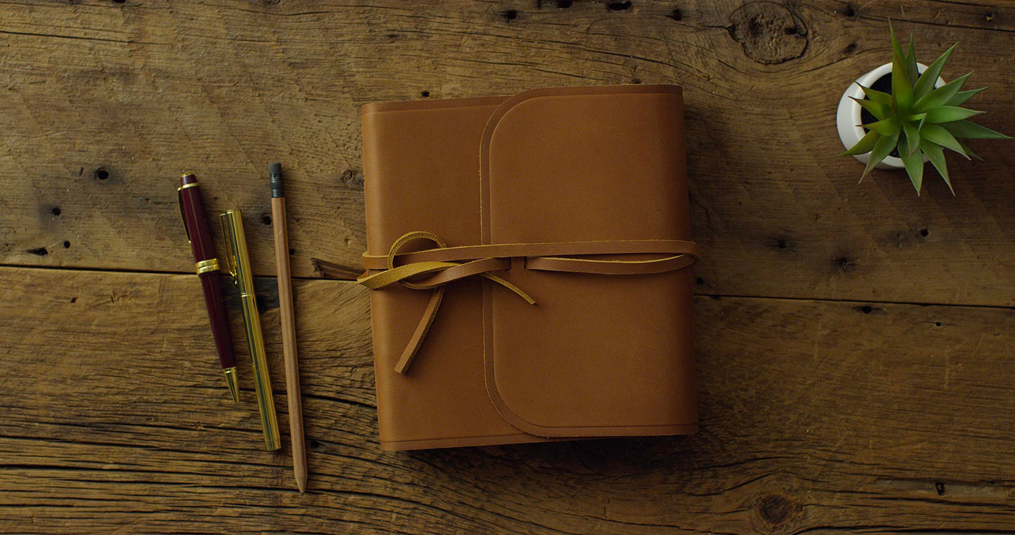 ESV Journaling Bible (Natural Leather, Brown, Flap with Strap): Holy Bible, English Standard Version