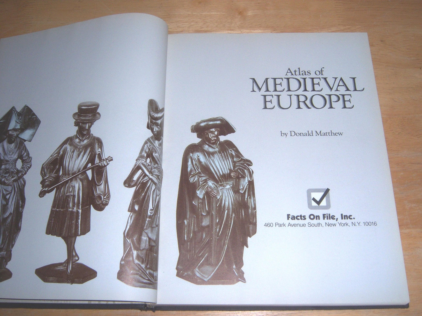 Atlas of Medieval Europe (CULTURAL ATLAS OF) by Matthew, Don