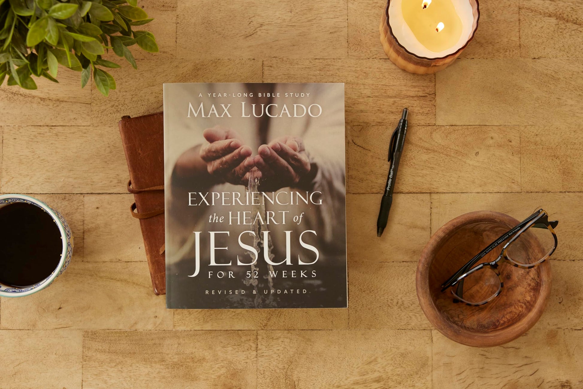 Experiencing the Heart of Jesus for 52 Weeks Revised and Updated: A Year-Long Bible Study (Life Lessons Bible Study)