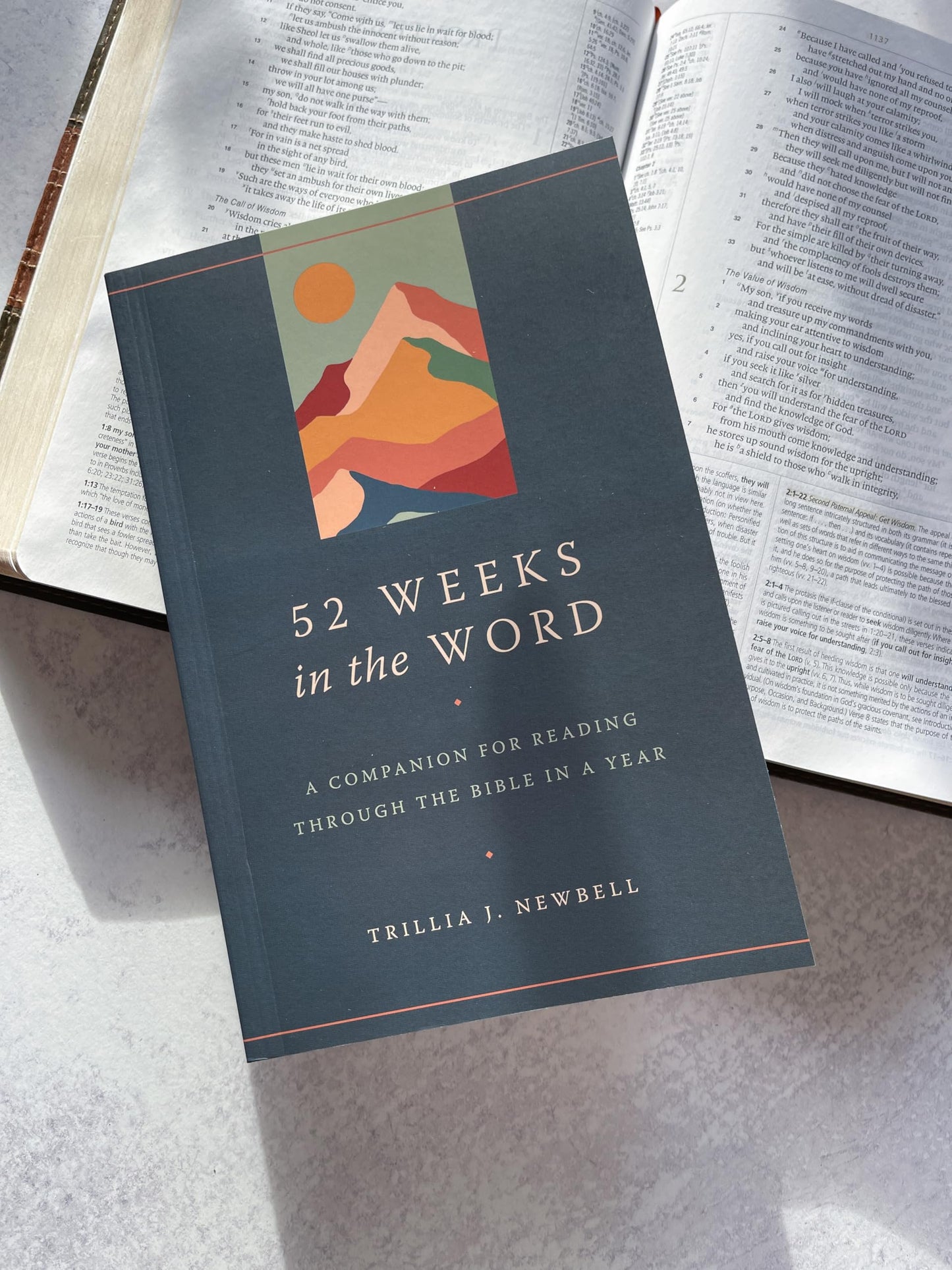 52 Weeks in the Word: A Companion for Reading through the Bible in a Year