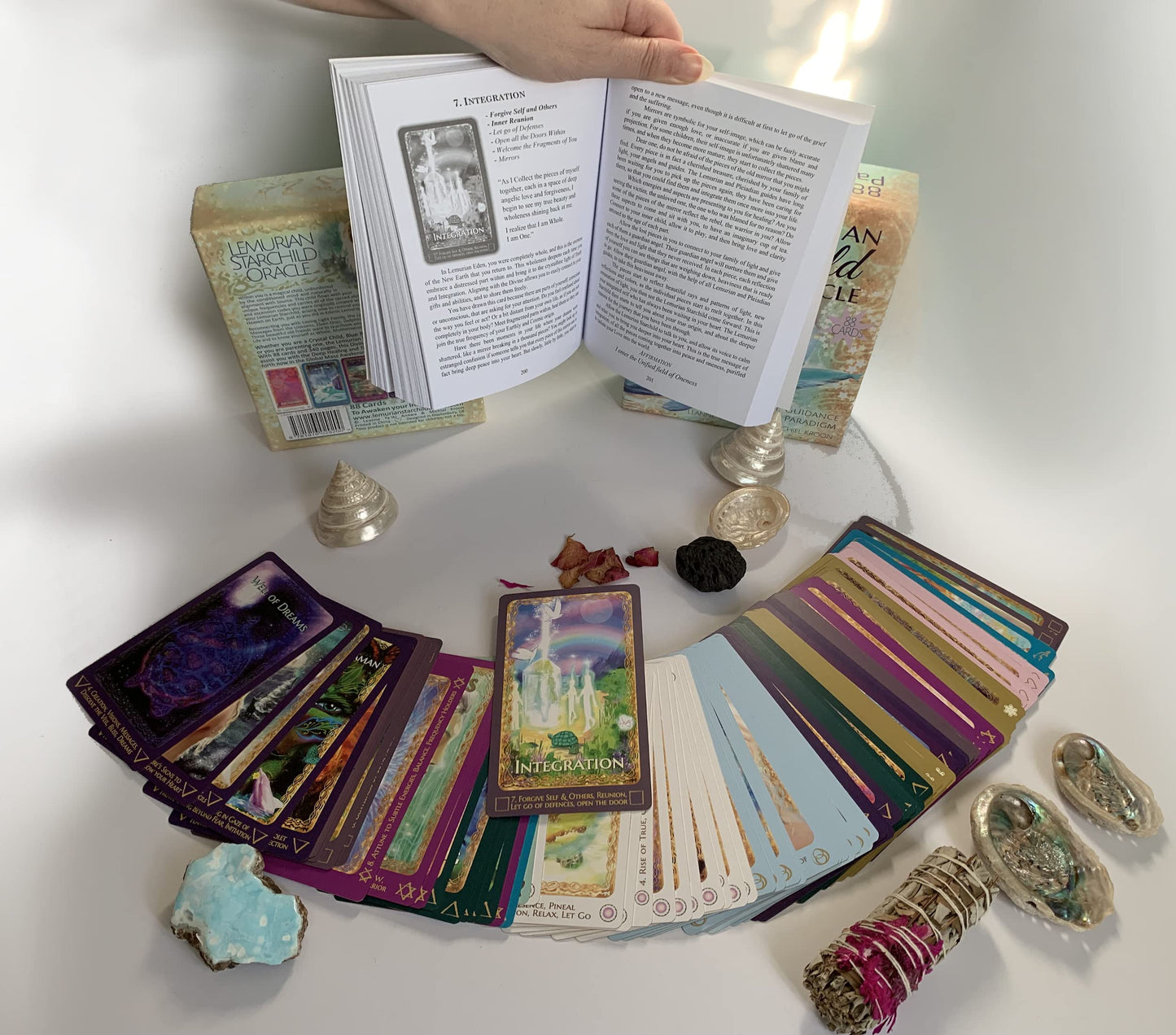The Lemurian Starchild Oracle: Divine Guidance for the New P