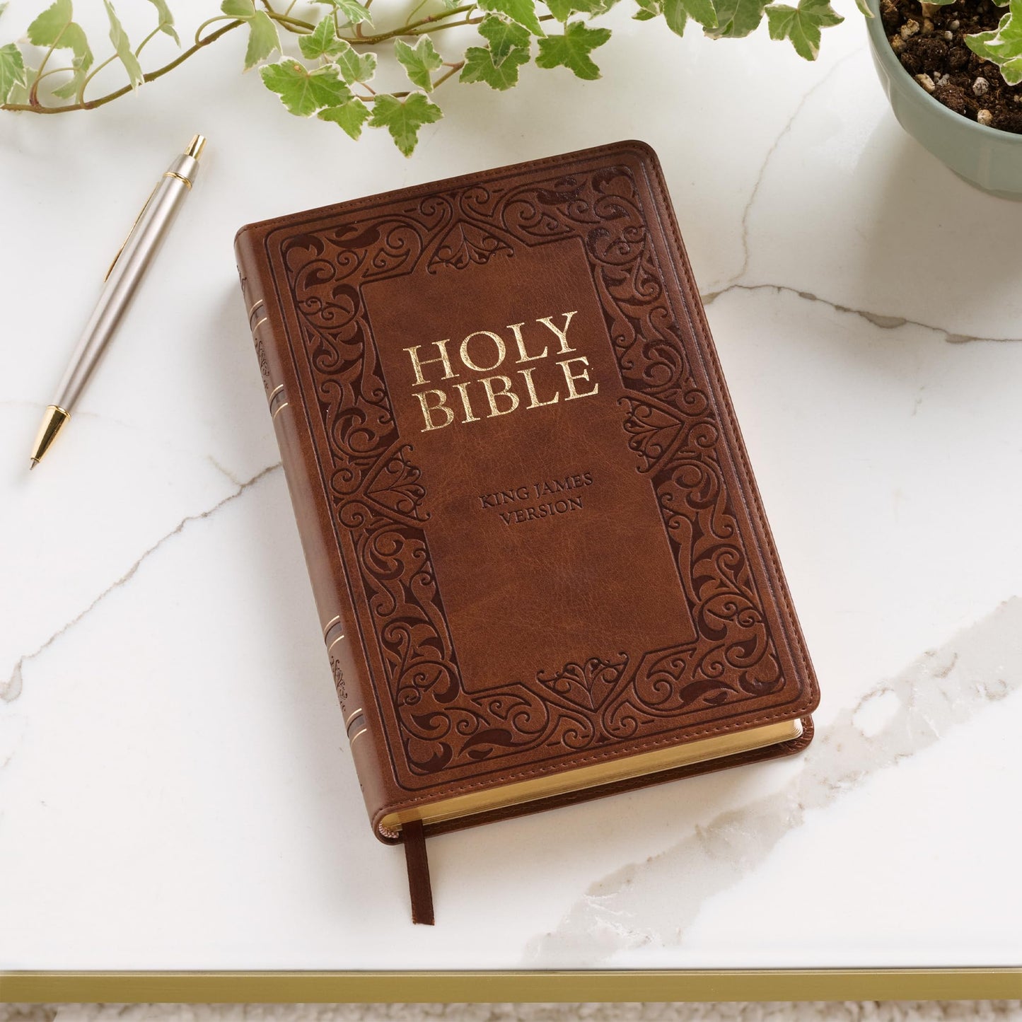 KJV Holy Bible, Standard Size Faux Leather Red Letter Edition Thumb Index & Ribbon Marker, King James Version, Medium Brown (KJV Deluxe Gift Editions)