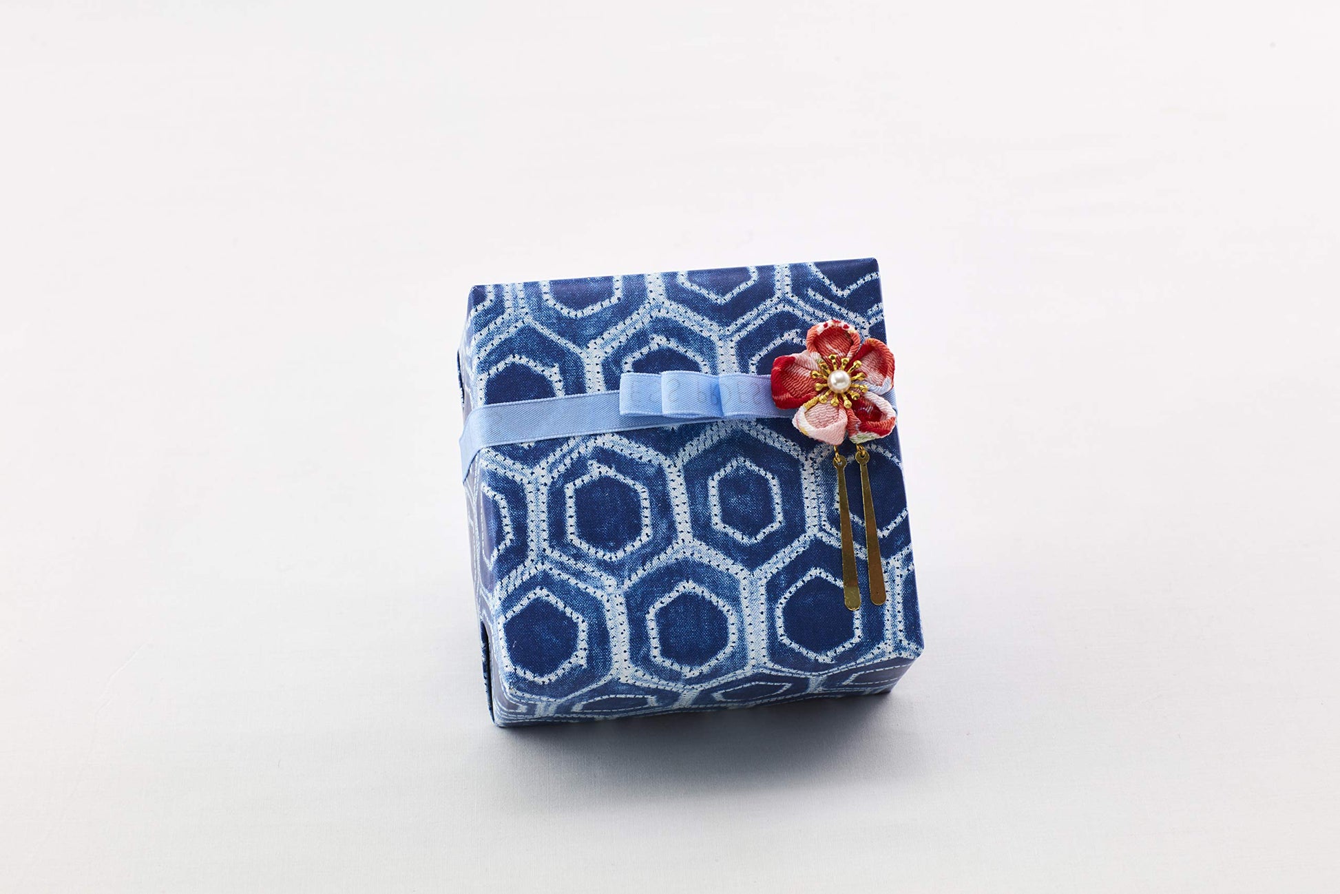 Japanese Shibori Gift Wrapping Papers - 12 Sheets: 18 x 24 inch (45 x 61 cm) Wrapping Paper